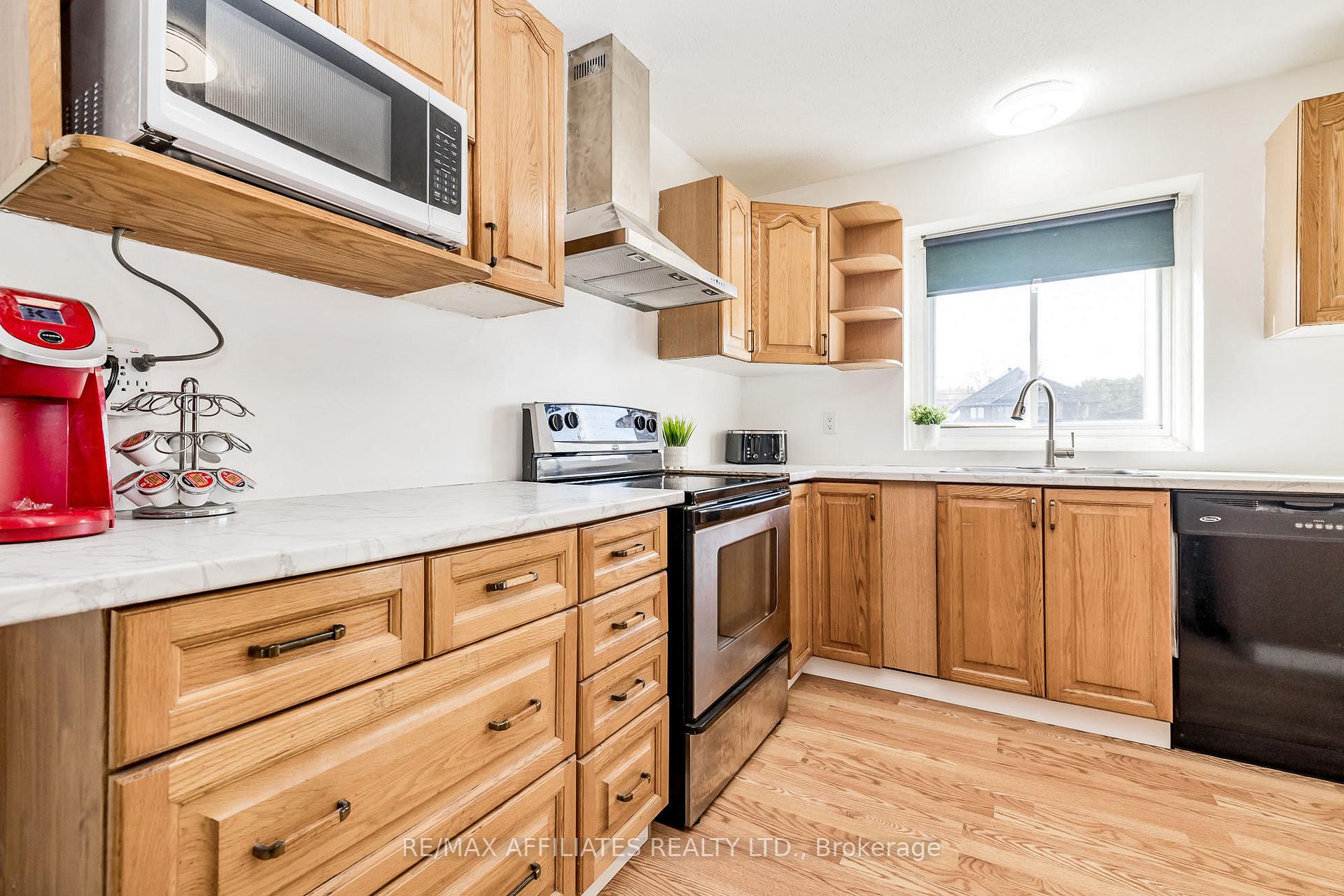 Photo 14 of Unit C, 479 Moodie Drive, Ottawa, Arbeatha Park — HOMEH