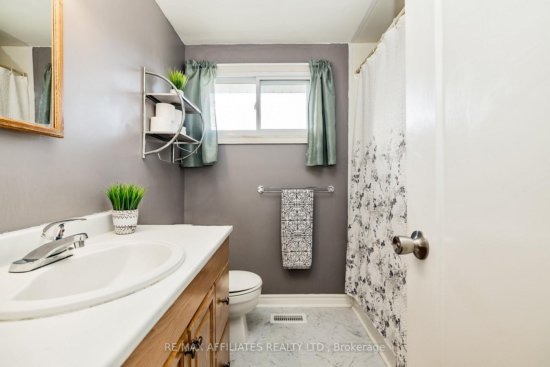 Photo 23 of Unit C, 479 Moodie Drive, Ottawa, Arbeatha Park — HOMEH