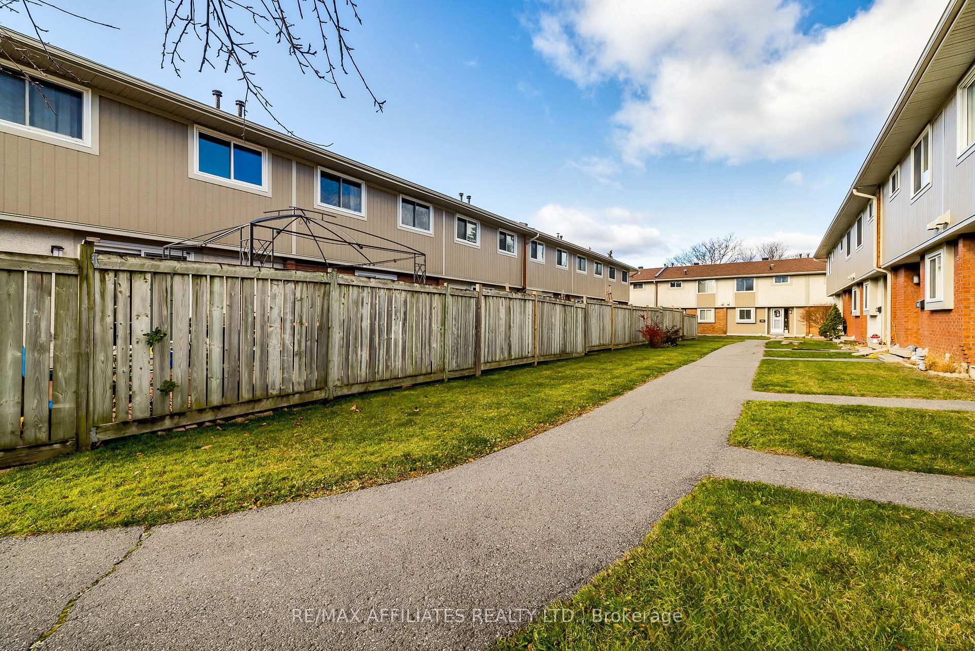 Photo 29 of Unit C, 479 Moodie Drive, Ottawa, Arbeatha Park — HOMEH