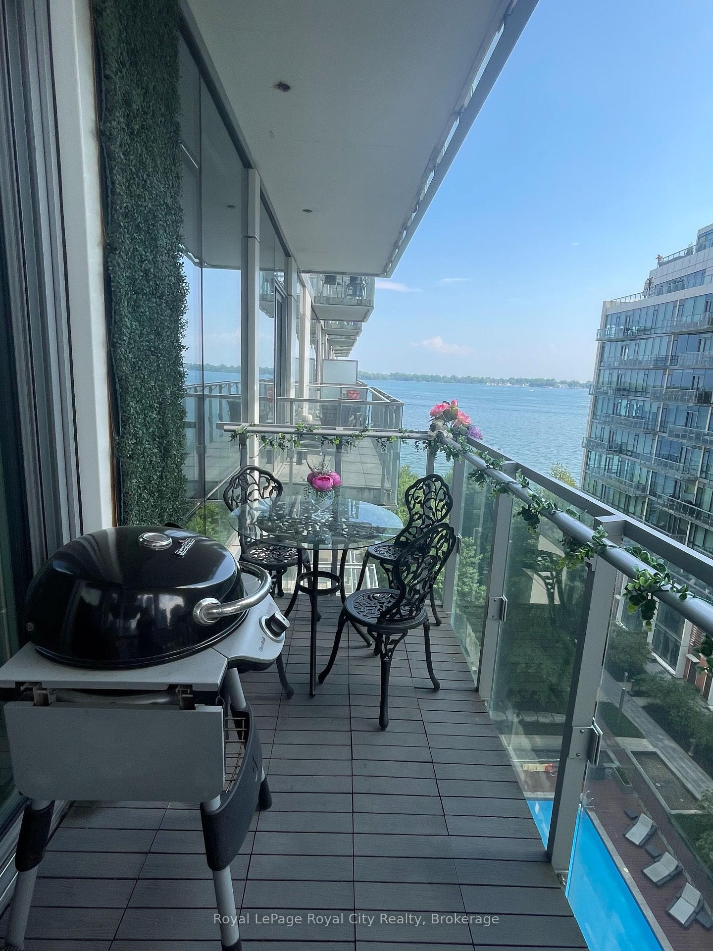 Front of Unit 830, 39 Queens Quay E