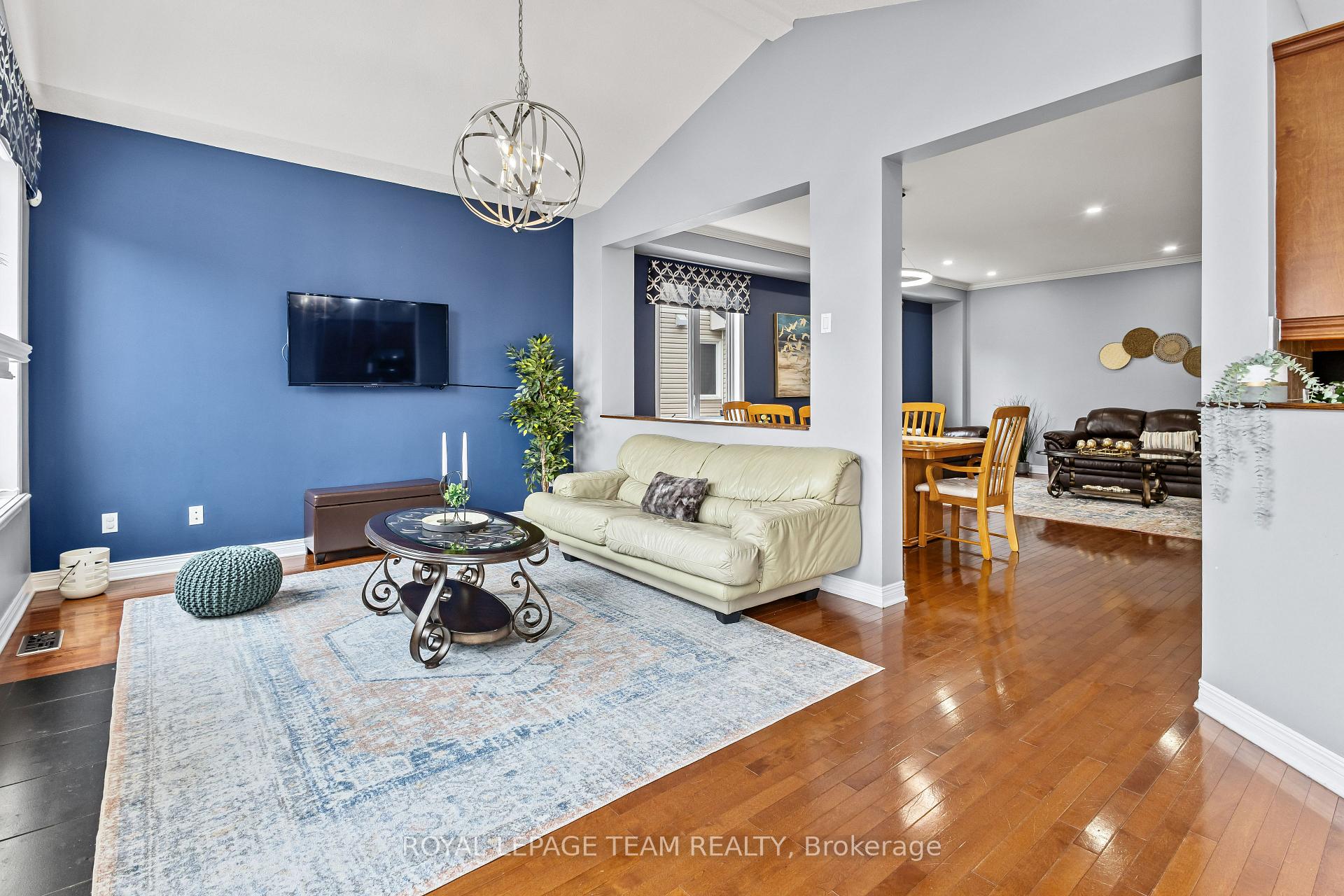 Photo 12 of 817 Feather Moss Way, Ottawa, Riverside South/Gloucester Glen — HOMEH