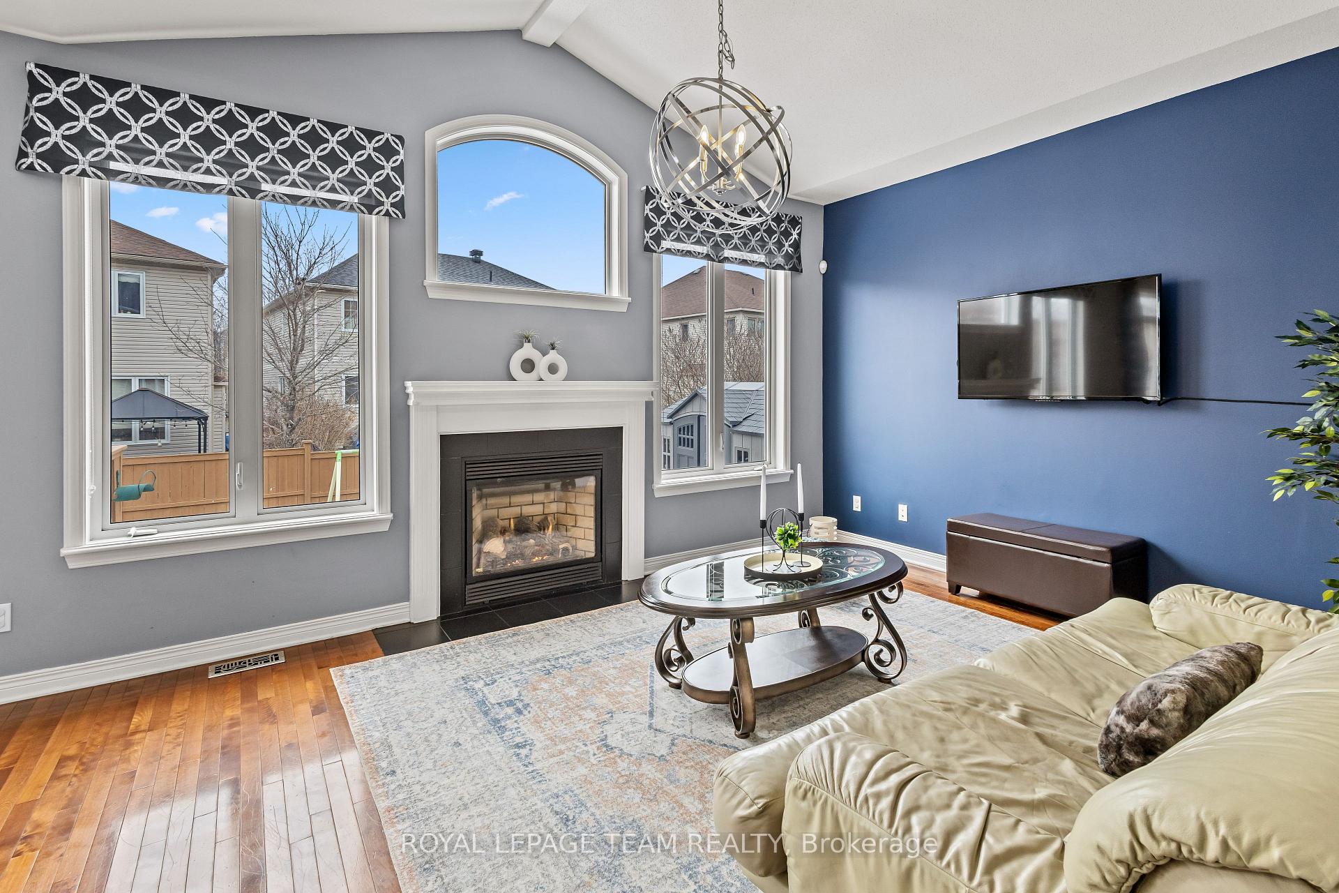 Photo 13 of 817 Feather Moss Way, Ottawa, Riverside South/Gloucester Glen — HOMEH