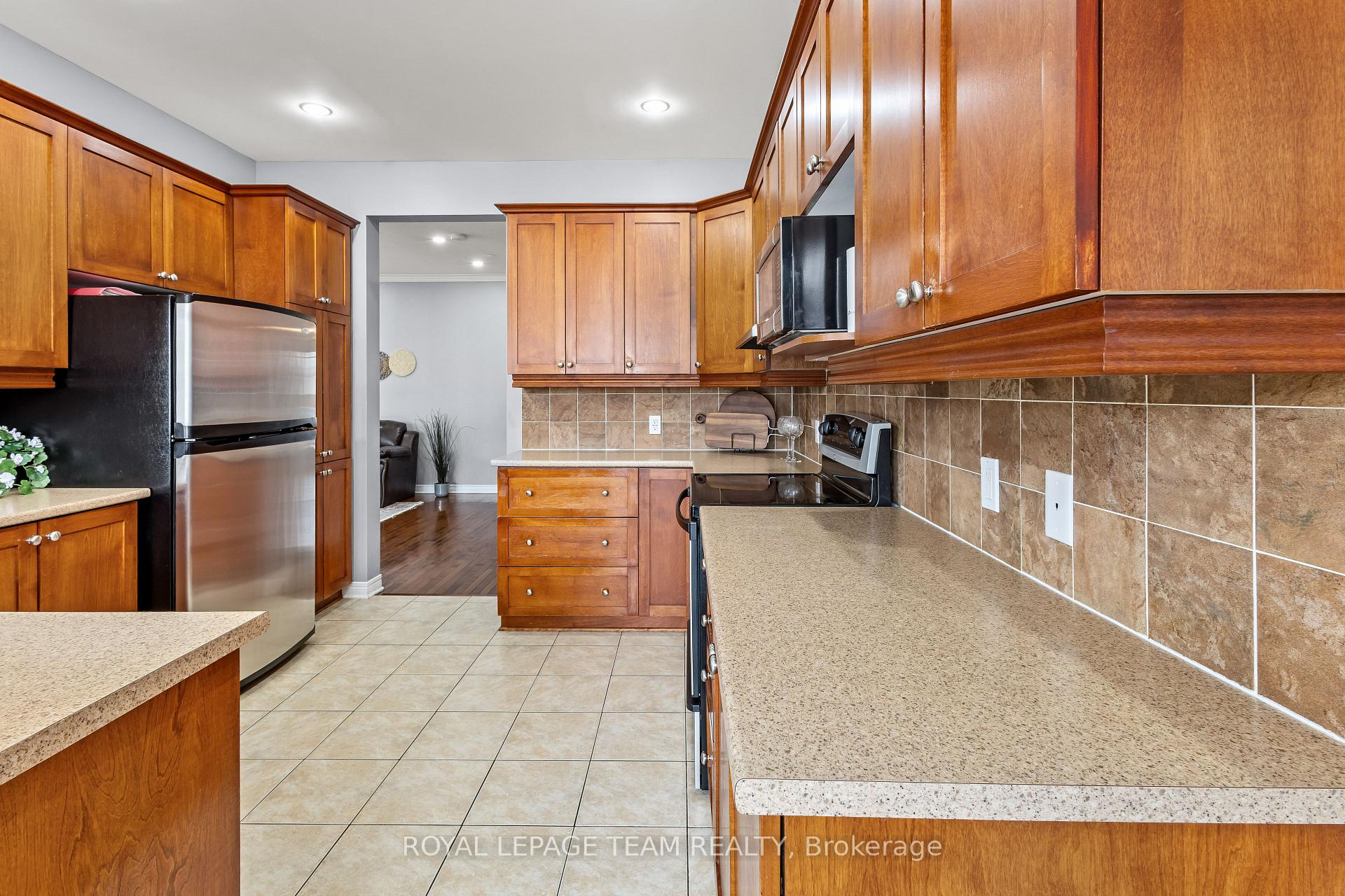 Photo 16 of 817 Feather Moss Way, Ottawa, Riverside South/Gloucester Glen — HOMEH