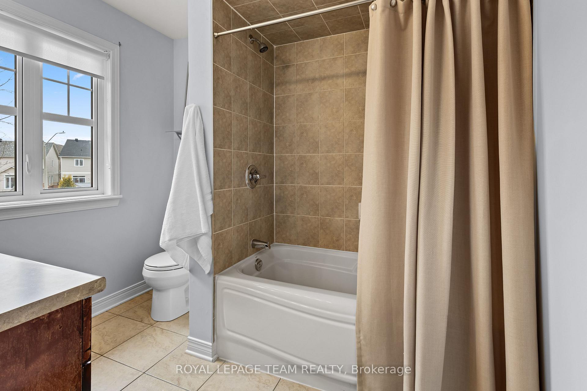 Photo 31 of 817 Feather Moss Way, Ottawa, Riverside South/Gloucester Glen — HOMEH