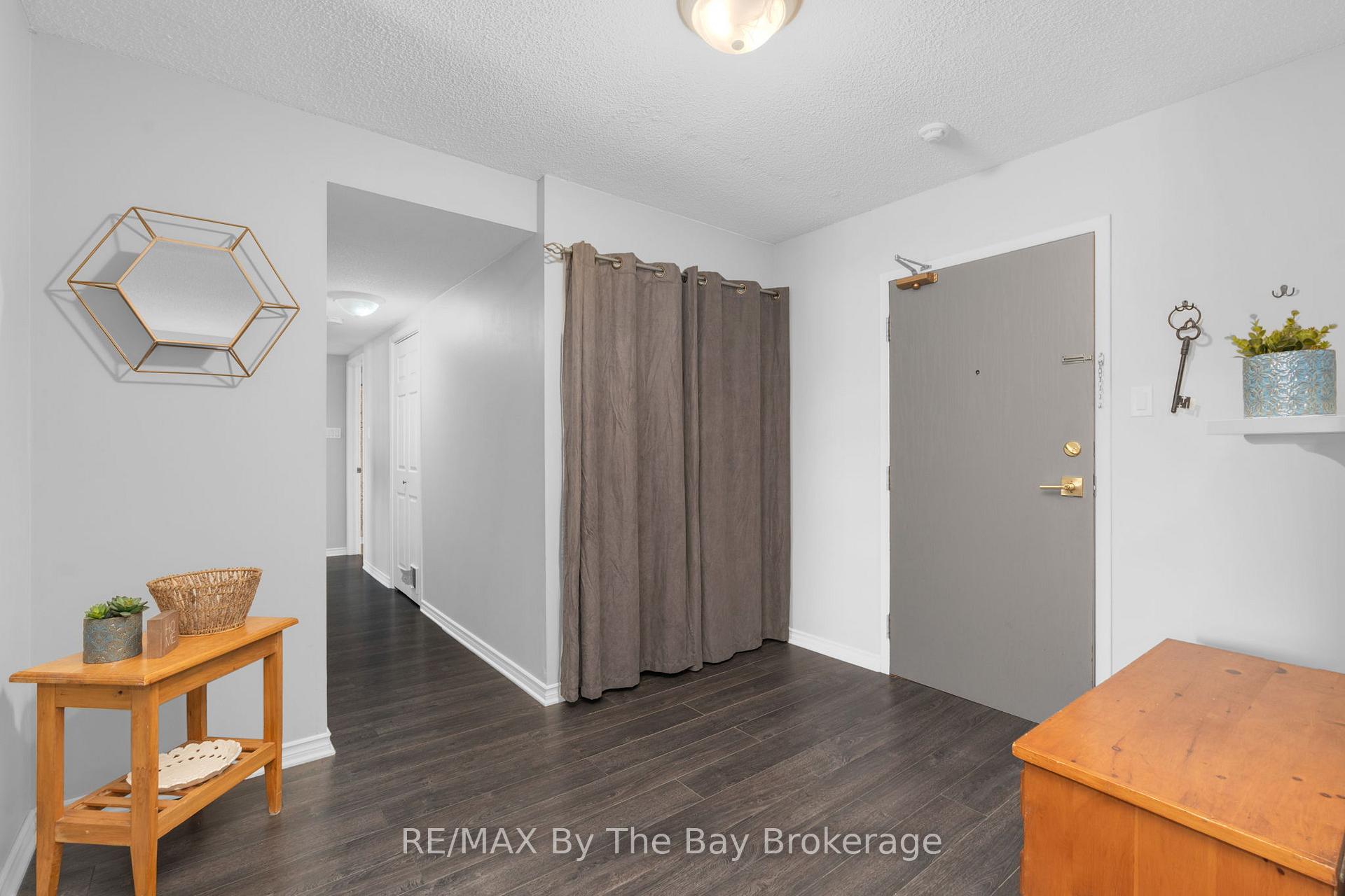 Photo 4 of Unit 307, 25 Meadow Lane, Barrie, Ardagh — HOMEH