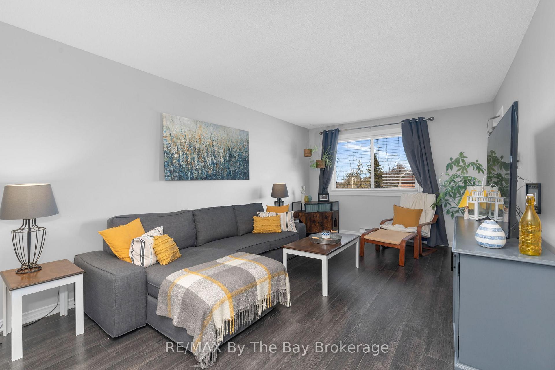 Photo 7 of Unit 307, 25 Meadow Lane, Barrie, Ardagh — HOMEH