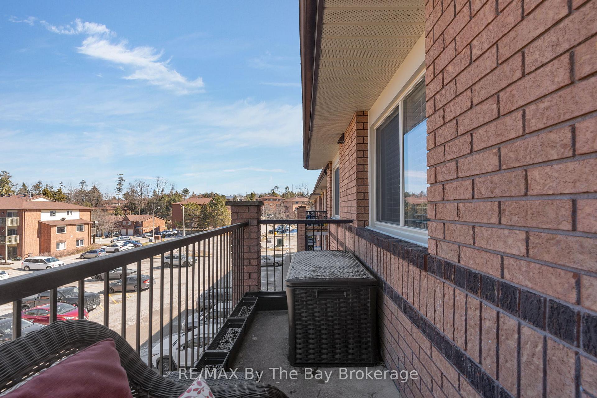 Photo 20 of Unit 307, 25 Meadow Lane, Barrie, Ardagh — HOMEH
