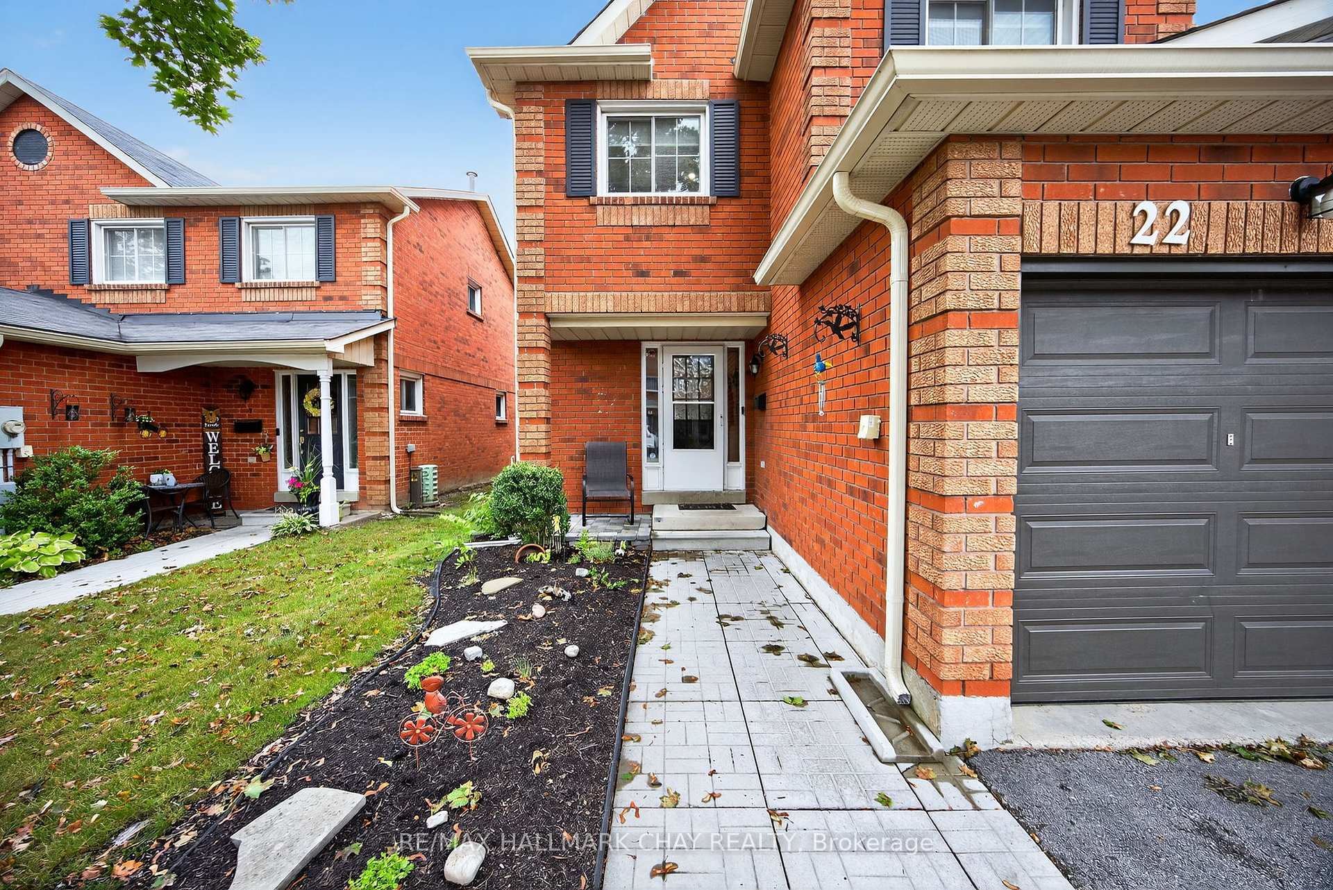 Photo 4 of Unit 22, 165 Kozlov Street, Barrie, West Bayfield — HOMEH