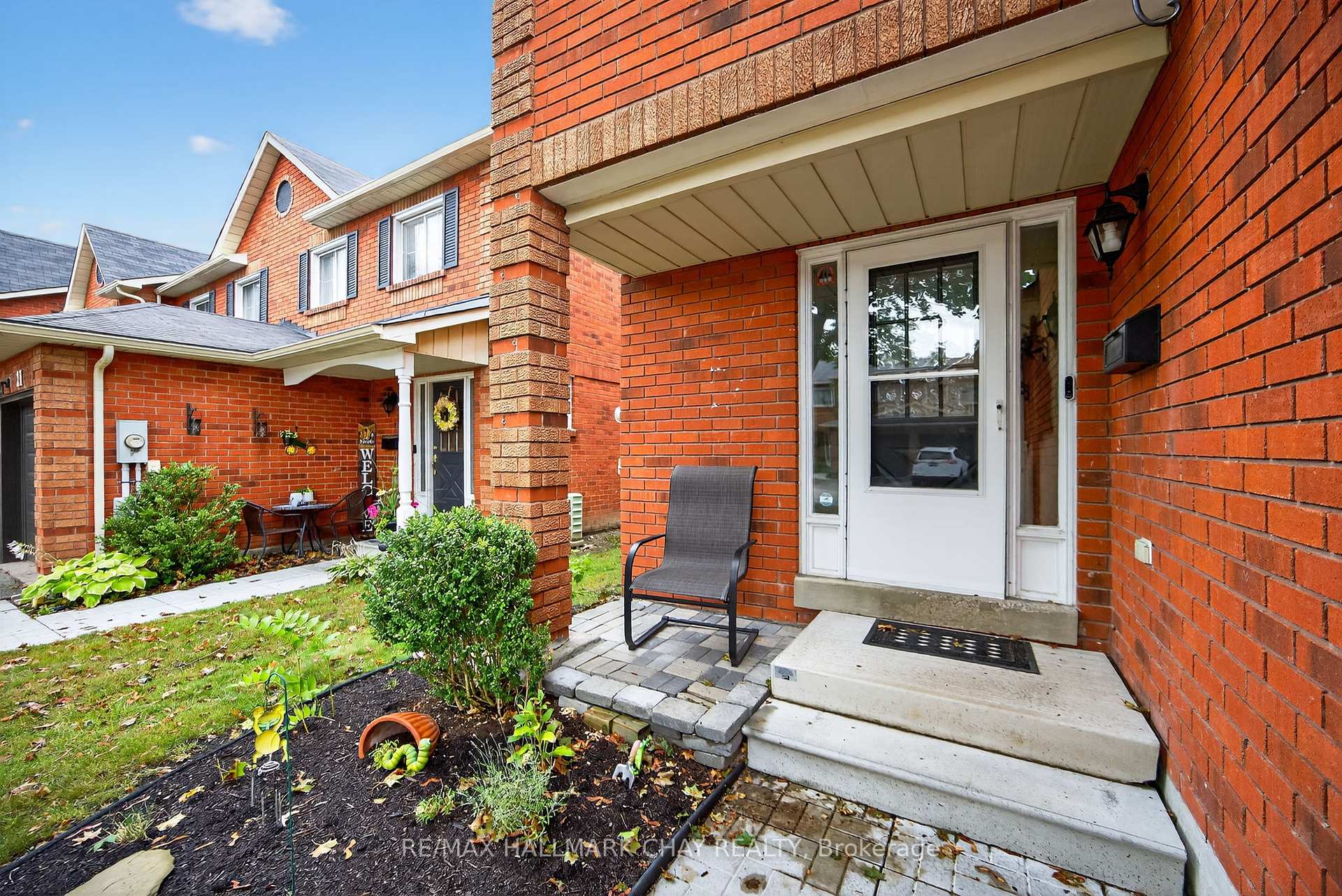 Photo 5 of Unit 22, 165 Kozlov Street, Barrie, West Bayfield — HOMEH