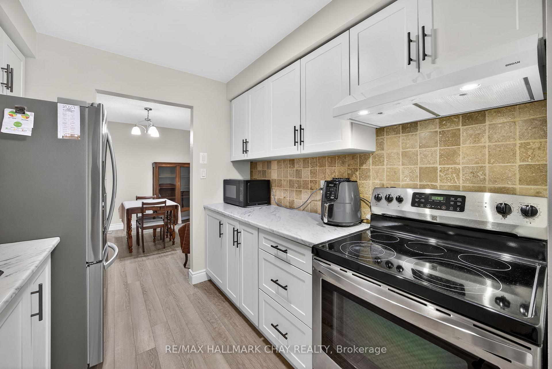 Photo 9 of Unit 22, 165 Kozlov Street, Barrie, West Bayfield — HOMEH