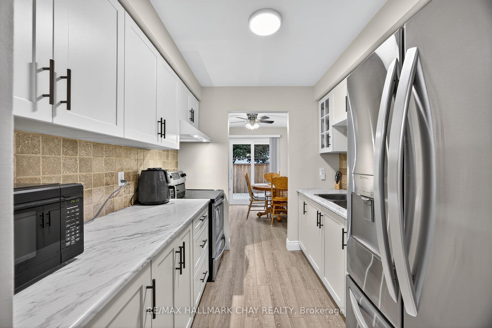 Photo 10 of Unit 22, 165 Kozlov Street, Barrie, West Bayfield — HOMEH