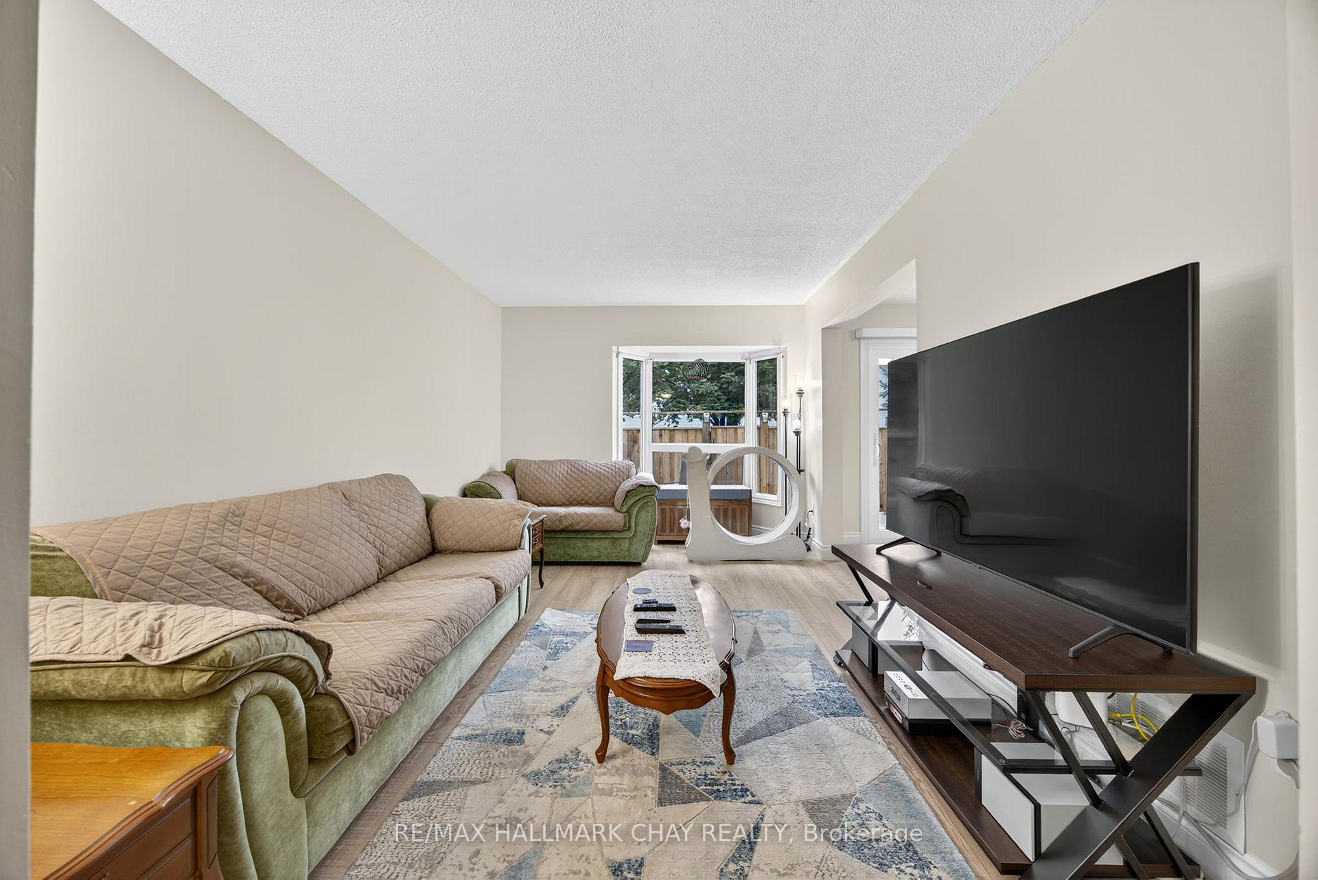 Photo 14 of Unit 22, 165 Kozlov Street, Barrie, West Bayfield — HOMEH