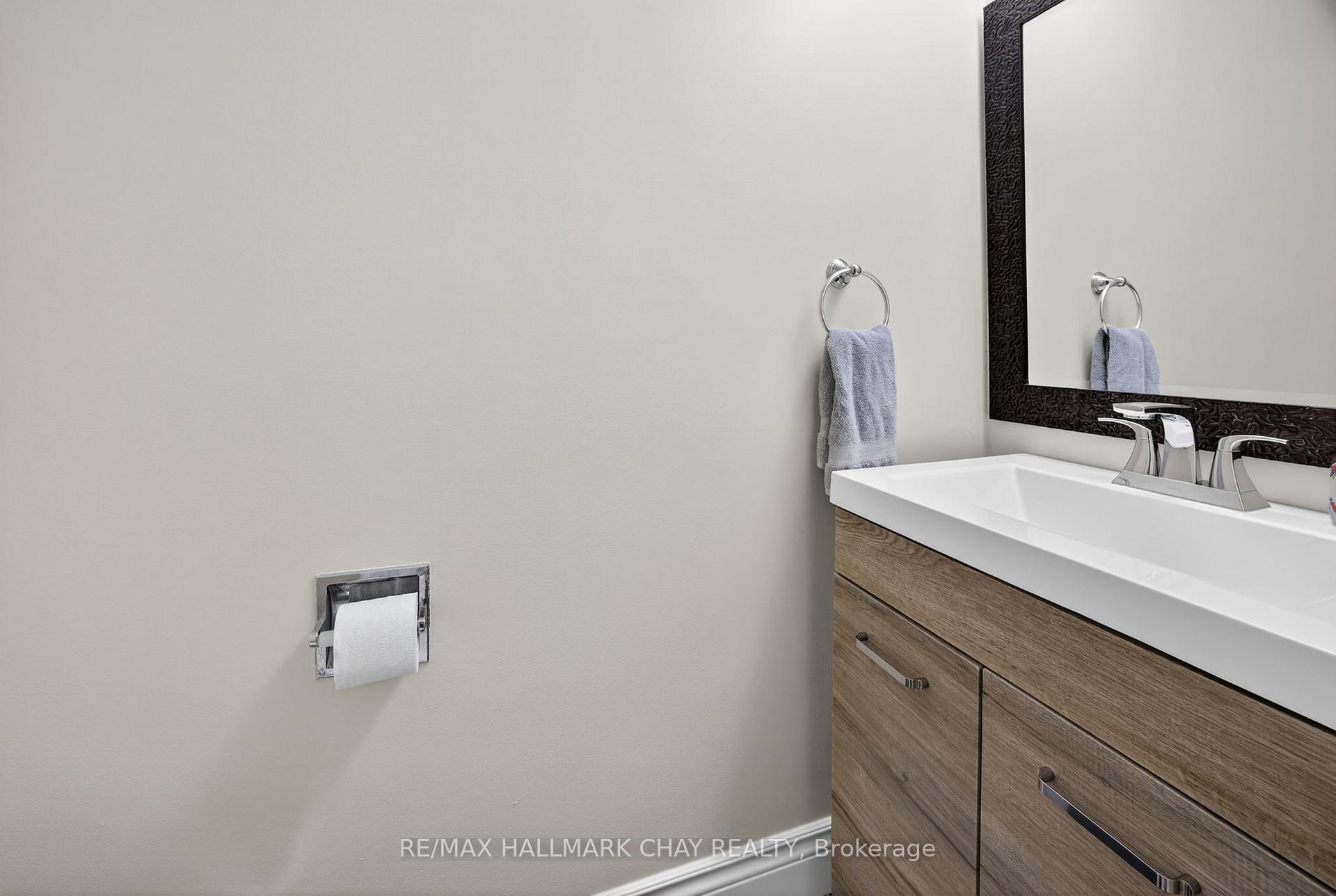 Photo 18 of Unit 22, 165 Kozlov Street, Barrie, West Bayfield — HOMEH