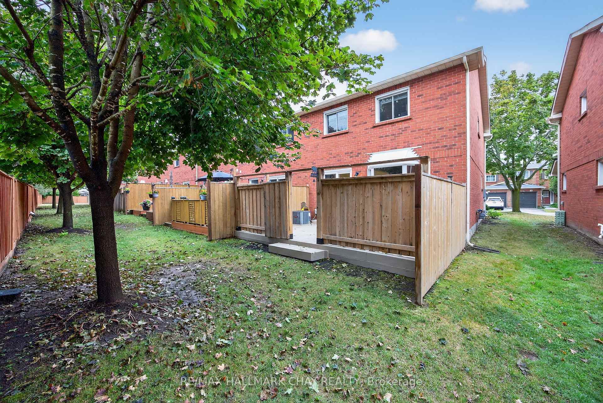 Photo 37 of Unit 22, 165 Kozlov Street, Barrie, West Bayfield — HOMEH
