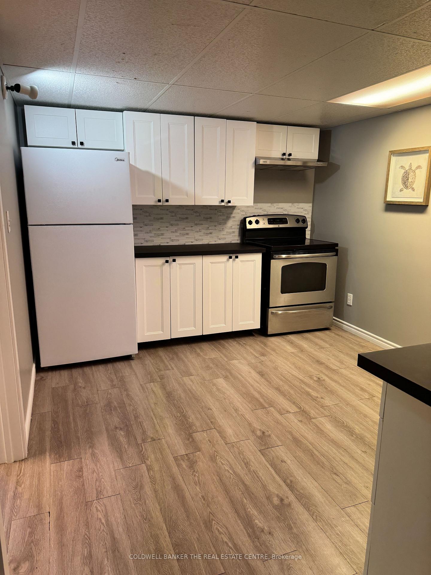 Photo 2 of 22 Roser Crescent, Clarington, Bowmanville — HOMEH