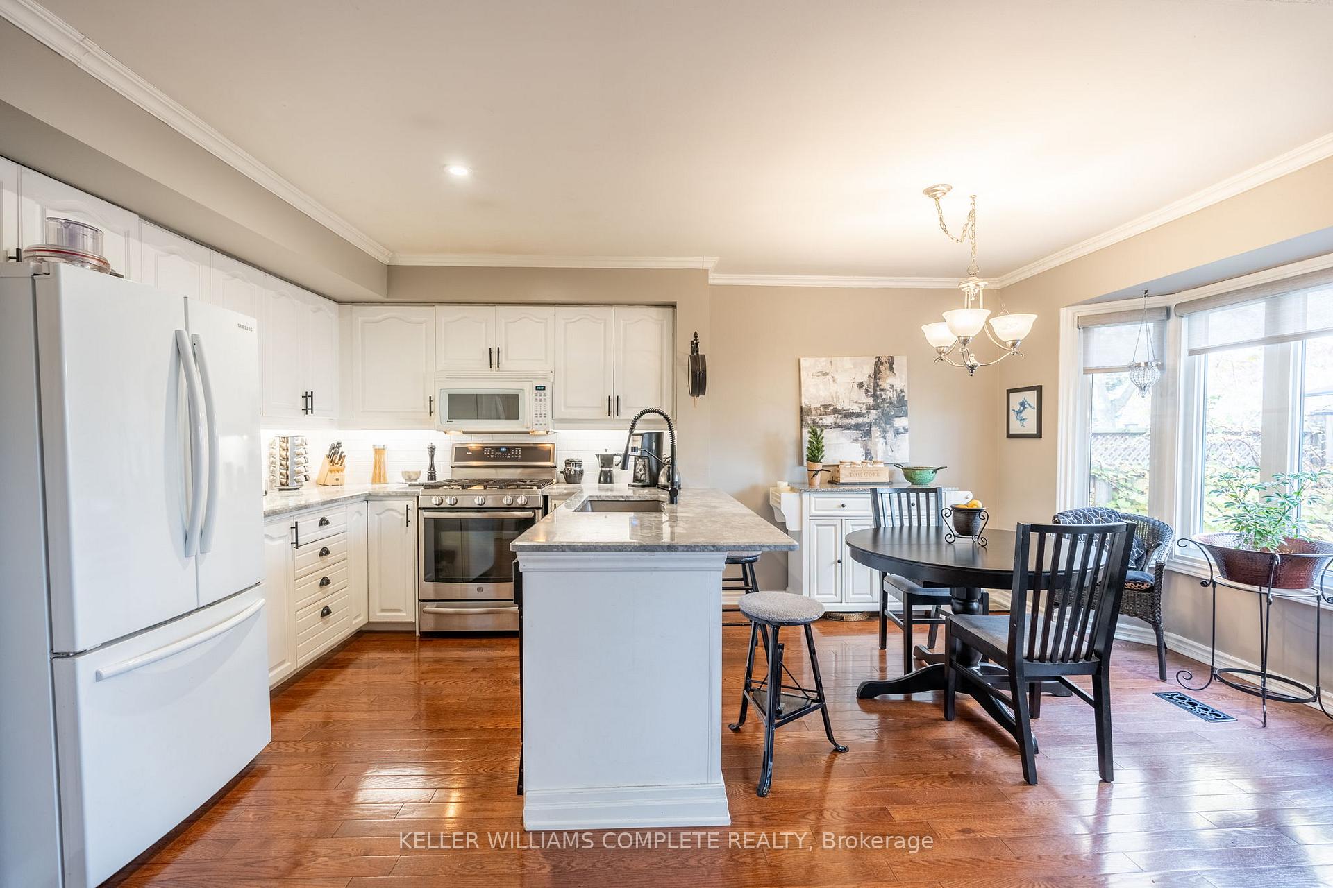 Photo 10 of Unit 4, 286 Hamilton Drive, Hamilton, Ancaster — HOMEH