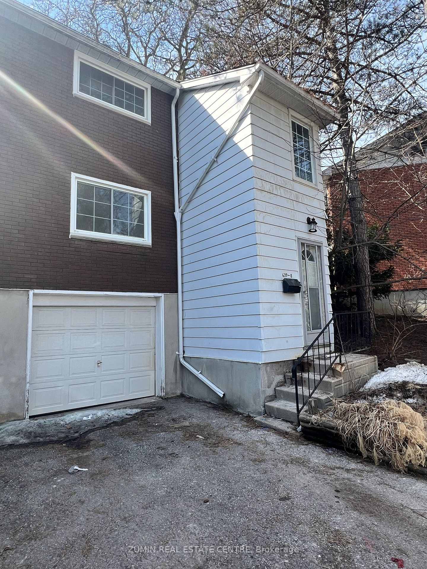 Front of Unit 8, 639 Albert Street