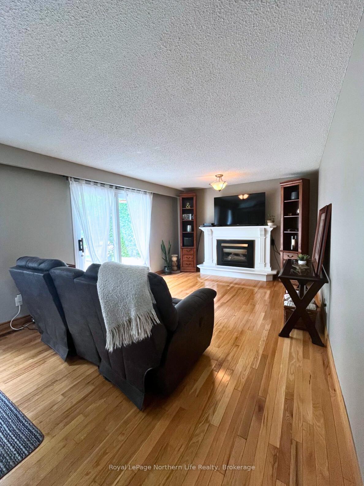 Photo 22 of 32 Indian Arrow Road, Barrie, North Shore — HOMEH