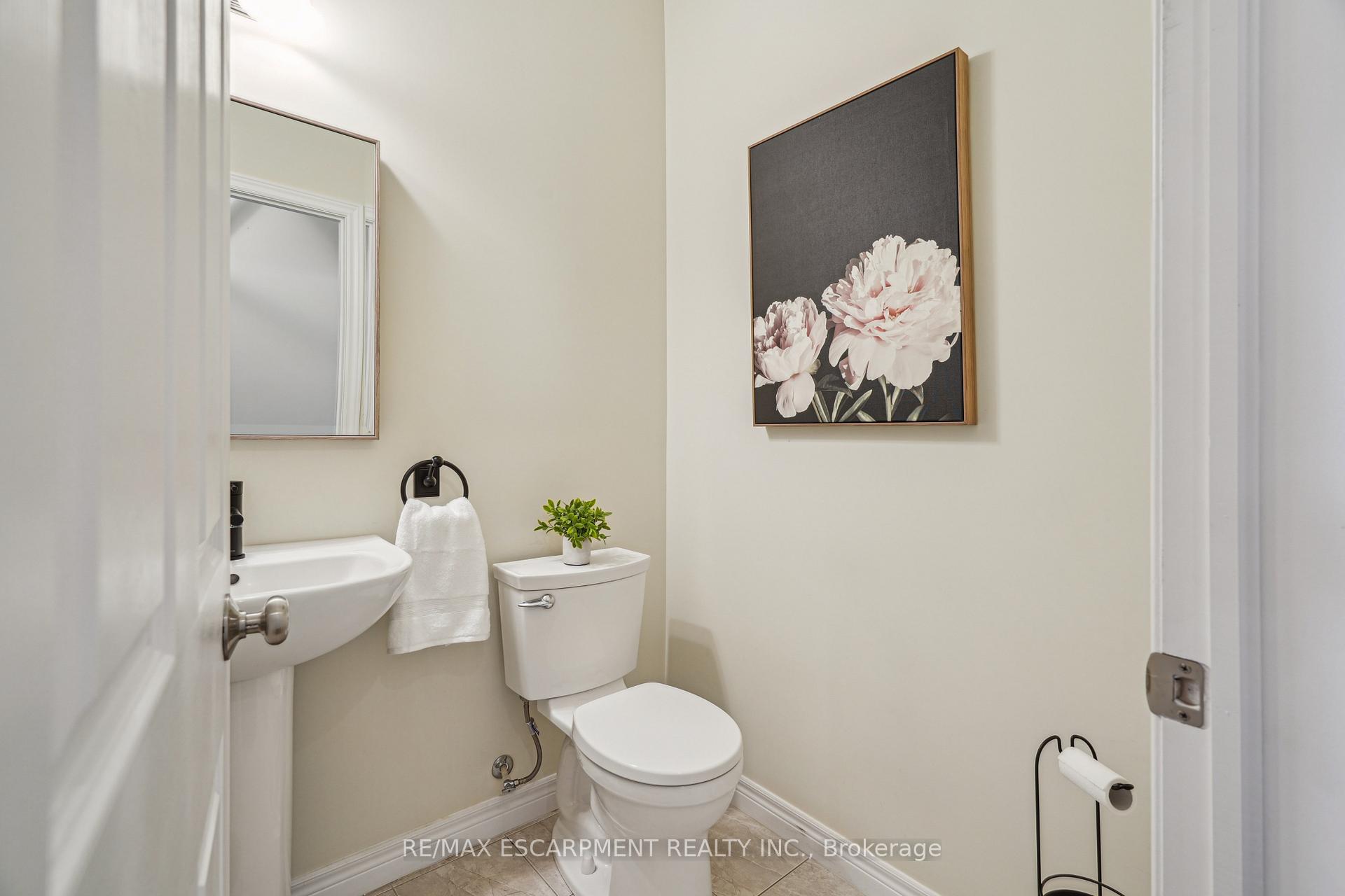 Photo 9 of 41 Hickory Drive, Guelph/Eramosa, Rockwood — HOMEH