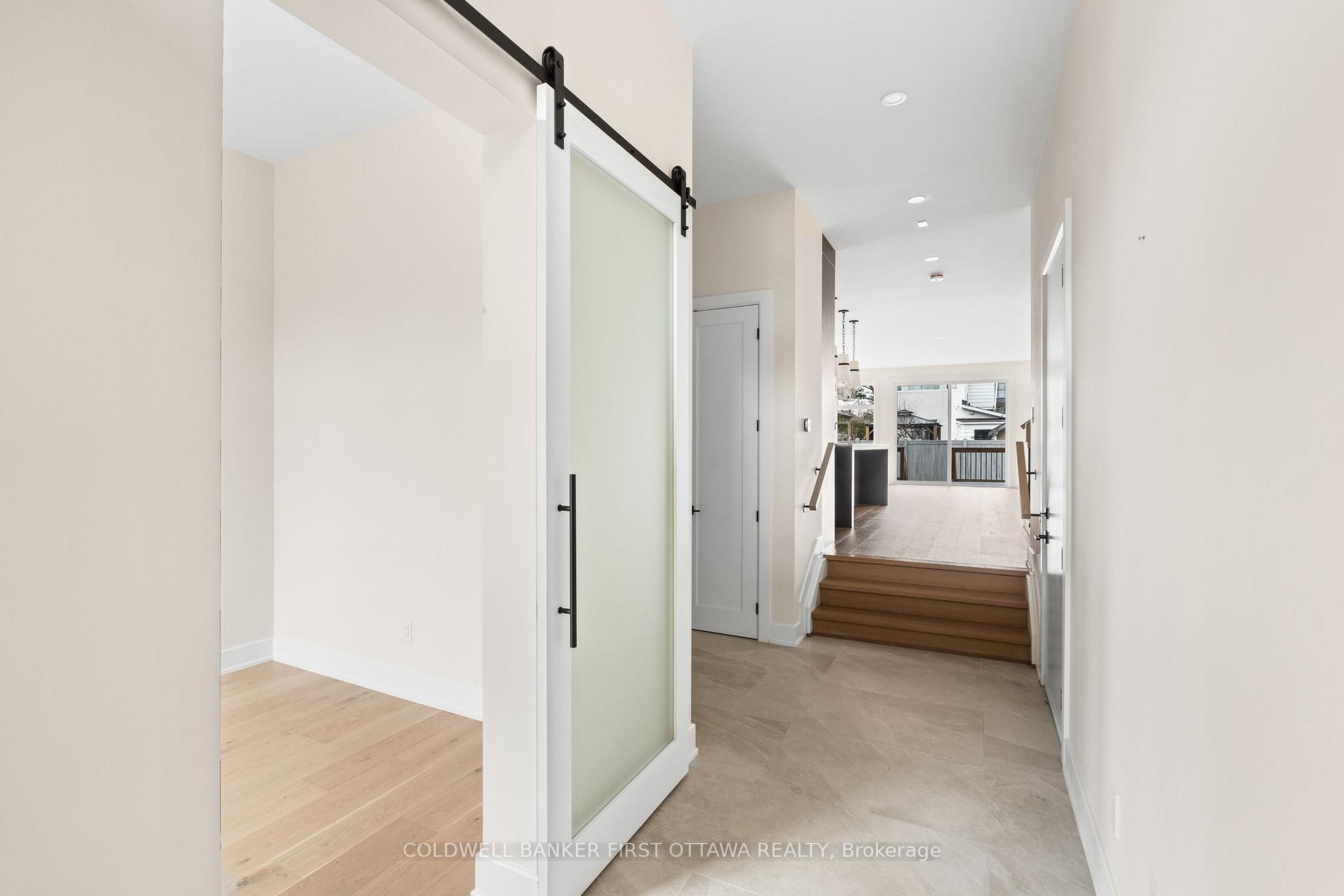 Photo 3 of 507 Edison Avenue, Ottawa, McKellar/Highland — HOMEH
