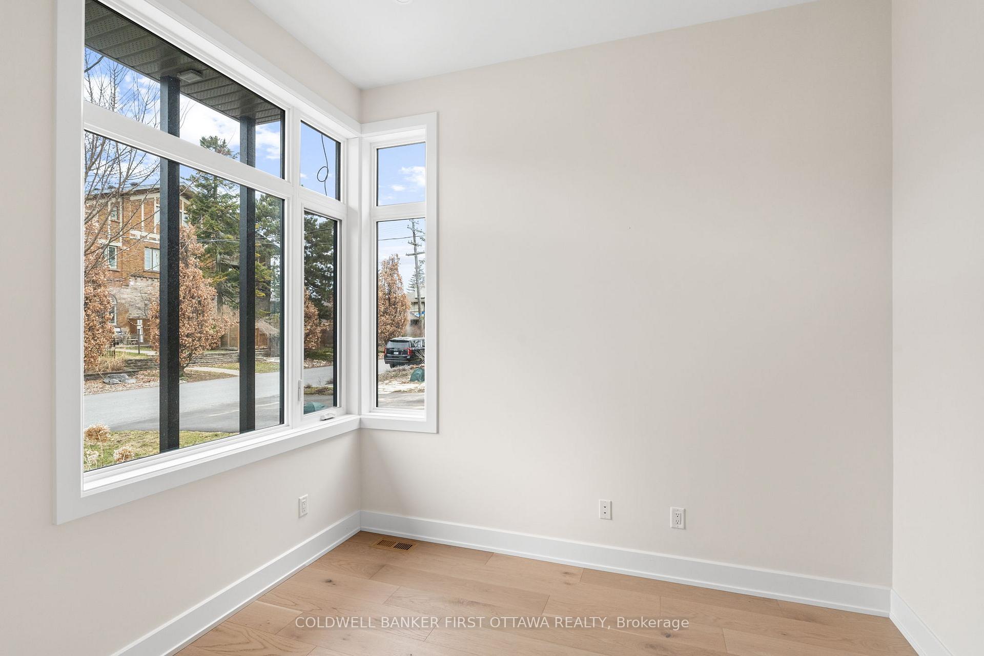 Photo 4 of 507 Edison Avenue, Ottawa, McKellar/Highland — HOMEH