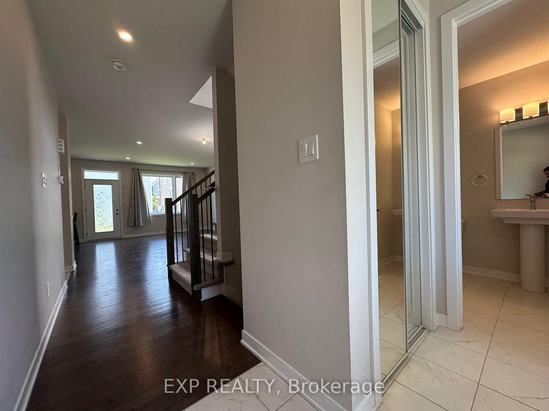 Photo 5 of 327 Canadensis Lane, Ottawa, Barrhaven - Half Moon Bay — HOMEH