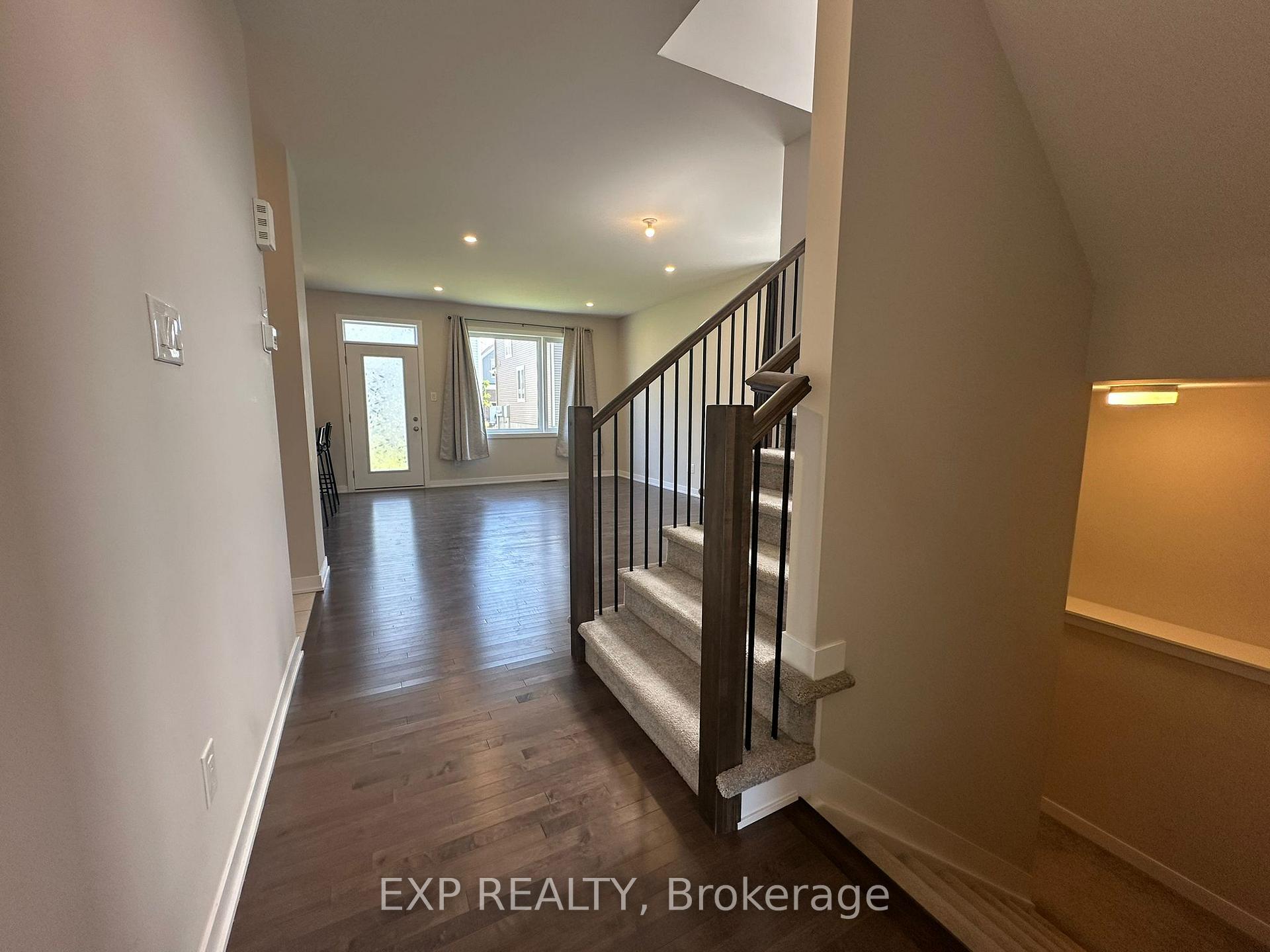 Photo 7 of 327 Canadensis Lane, Ottawa, Barrhaven - Half Moon Bay — HOMEH
