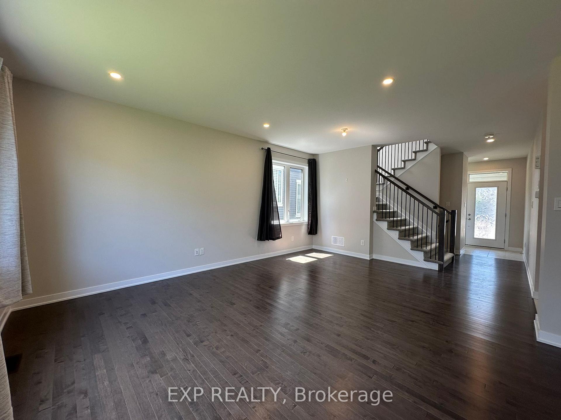Photo 10 of 327 Canadensis Lane, Ottawa, Barrhaven - Half Moon Bay — HOMEH