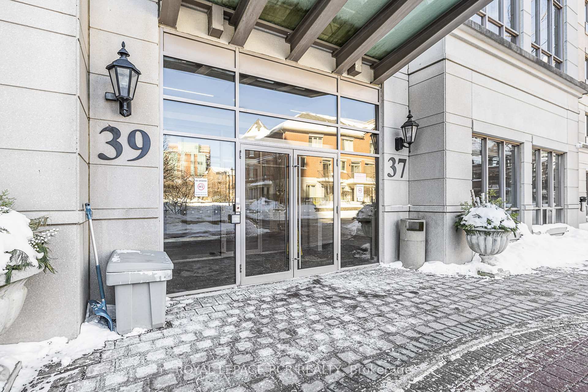 Photo 4 of Unit 515, 37 Galleria Parkway, Markham, Commerce Valley — HOMEH