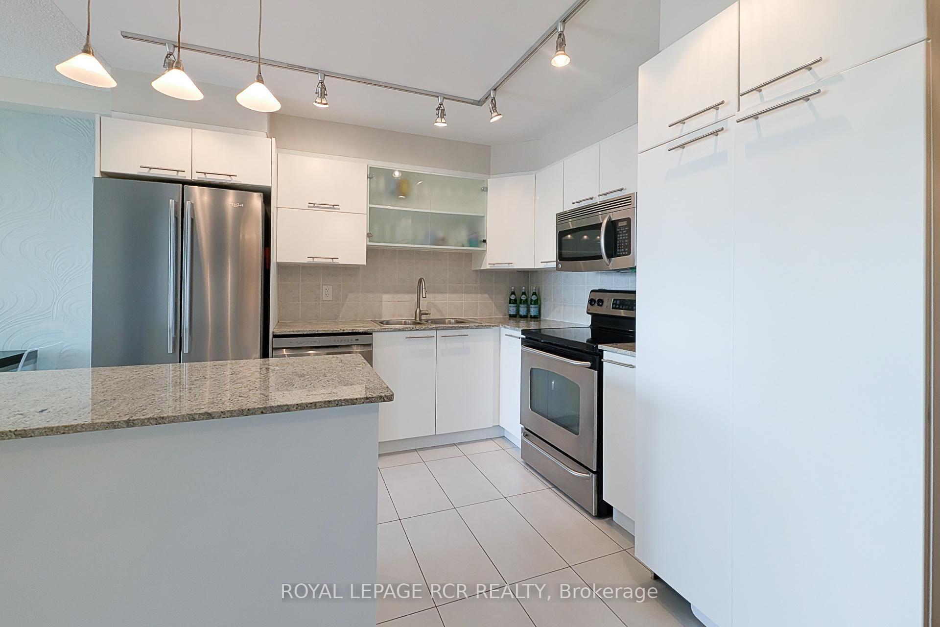 Photo 12 of Unit 515, 37 Galleria Parkway, Markham, Commerce Valley — HOMEH