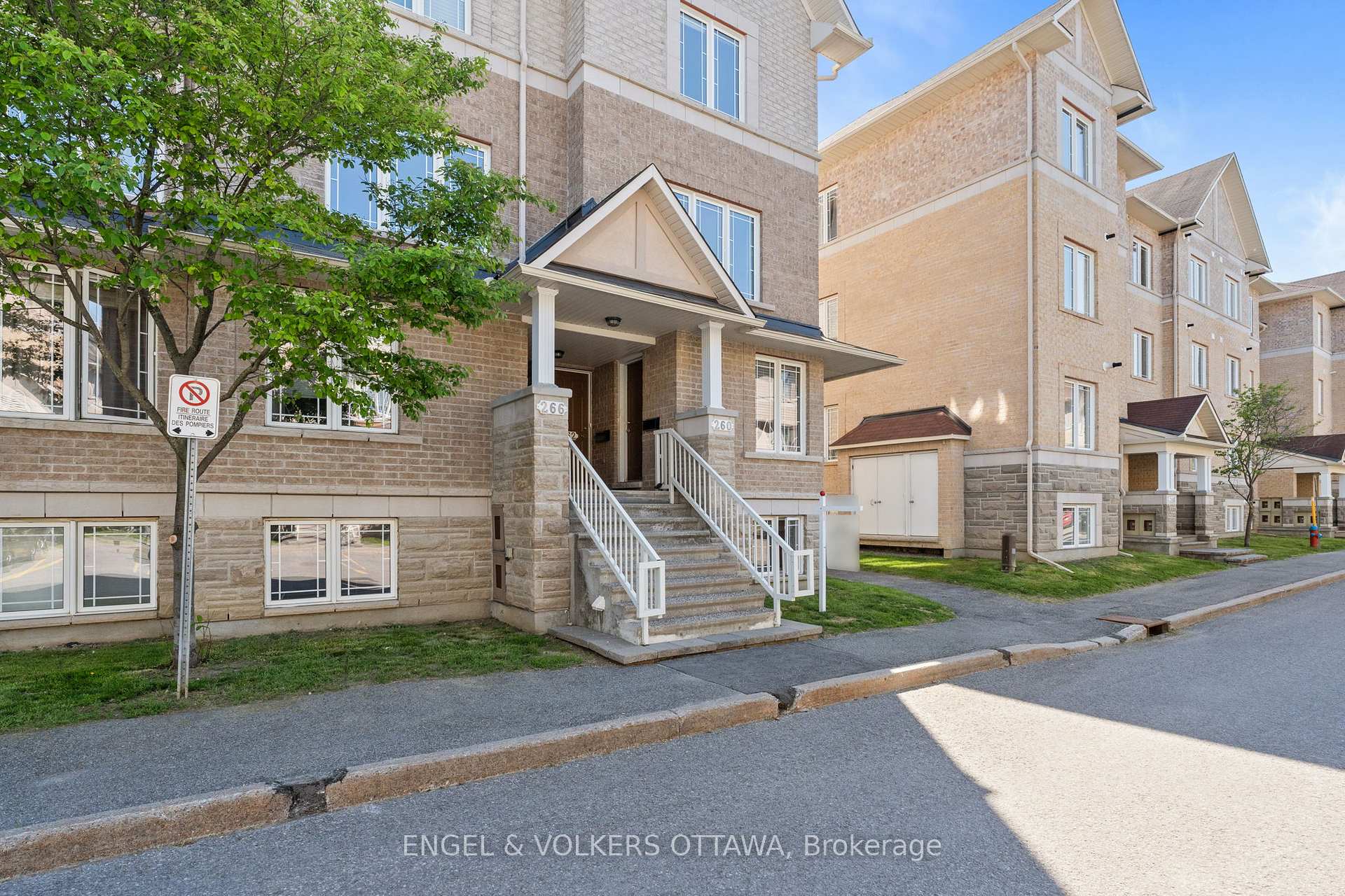Photo 3 of 262 Paseo Private, Ottawa, Centrepointe — HOMEH