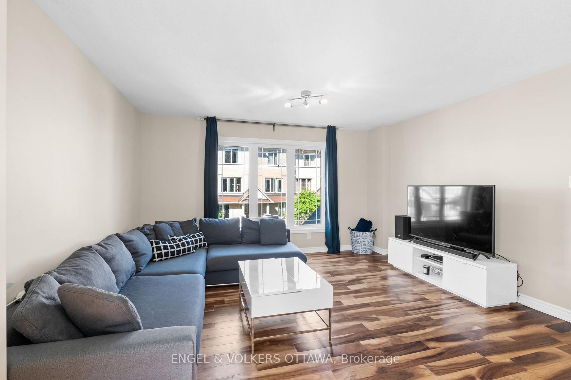Photo 10 of 262 Paseo Private, Ottawa, Centrepointe — HOMEH