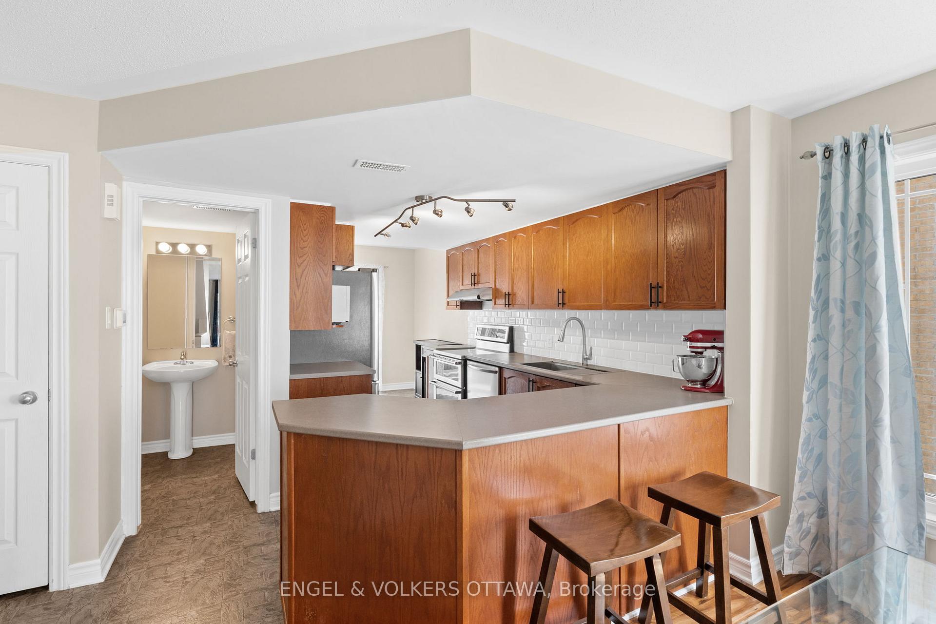 Photo 14 of 262 Paseo Private, Ottawa, Centrepointe — HOMEH