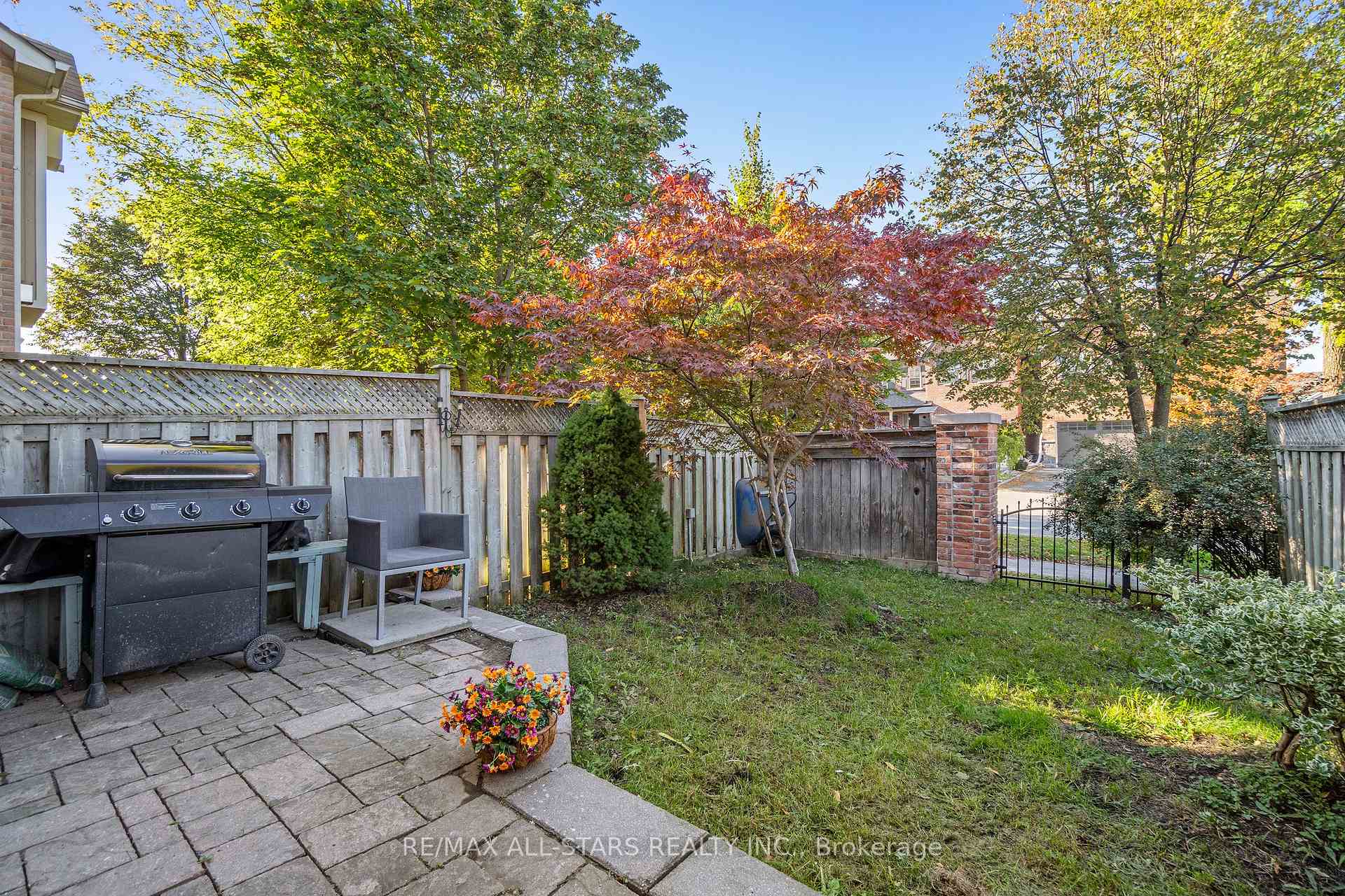 Photo 8 of 21 Rougehaven Way, Markham, Vinegar Hill — HOMEH
