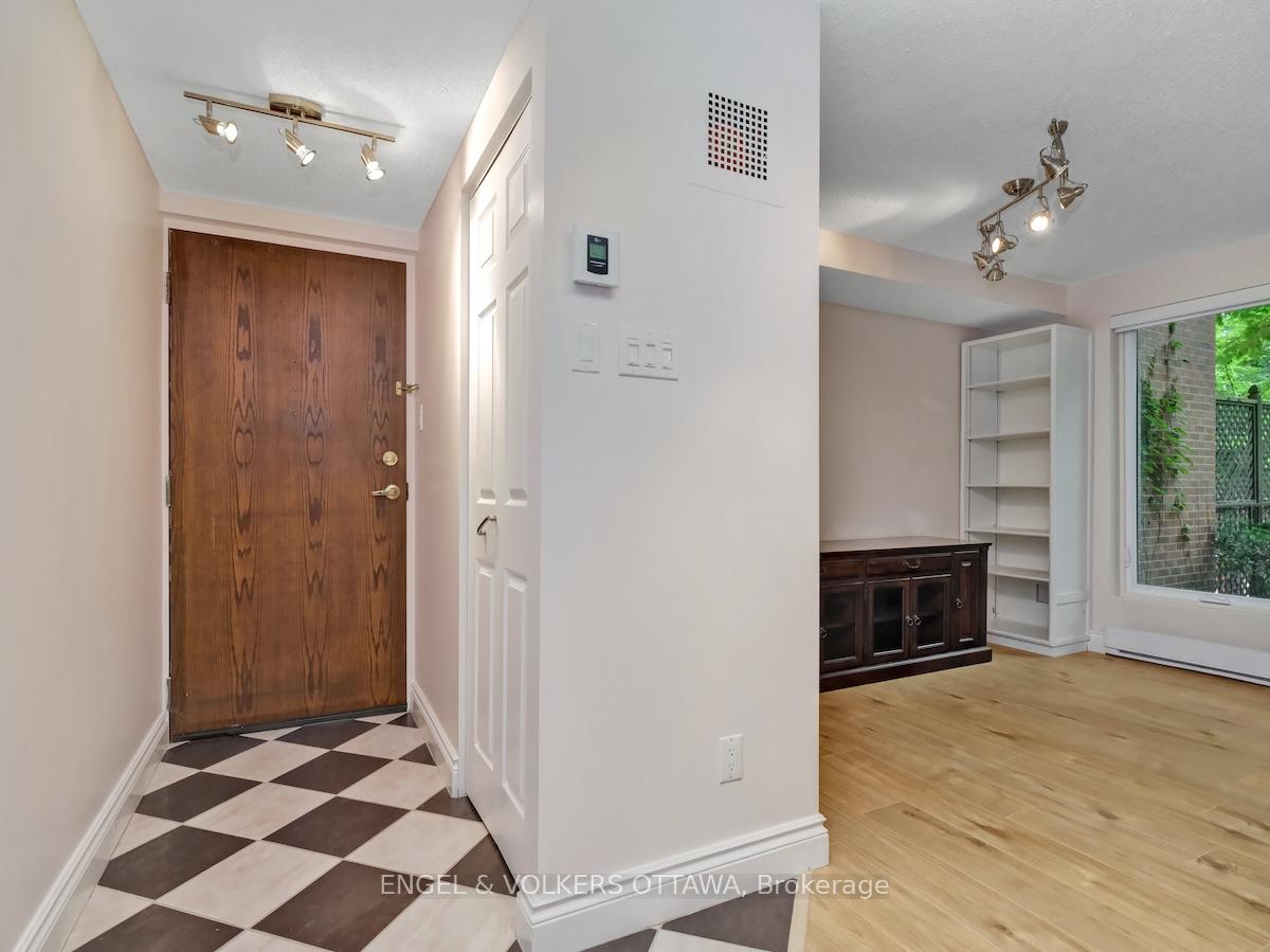Photo 3 of Unit 2, 110 Rideau Terrace, Ottawa, Lindenlea — HOMEH