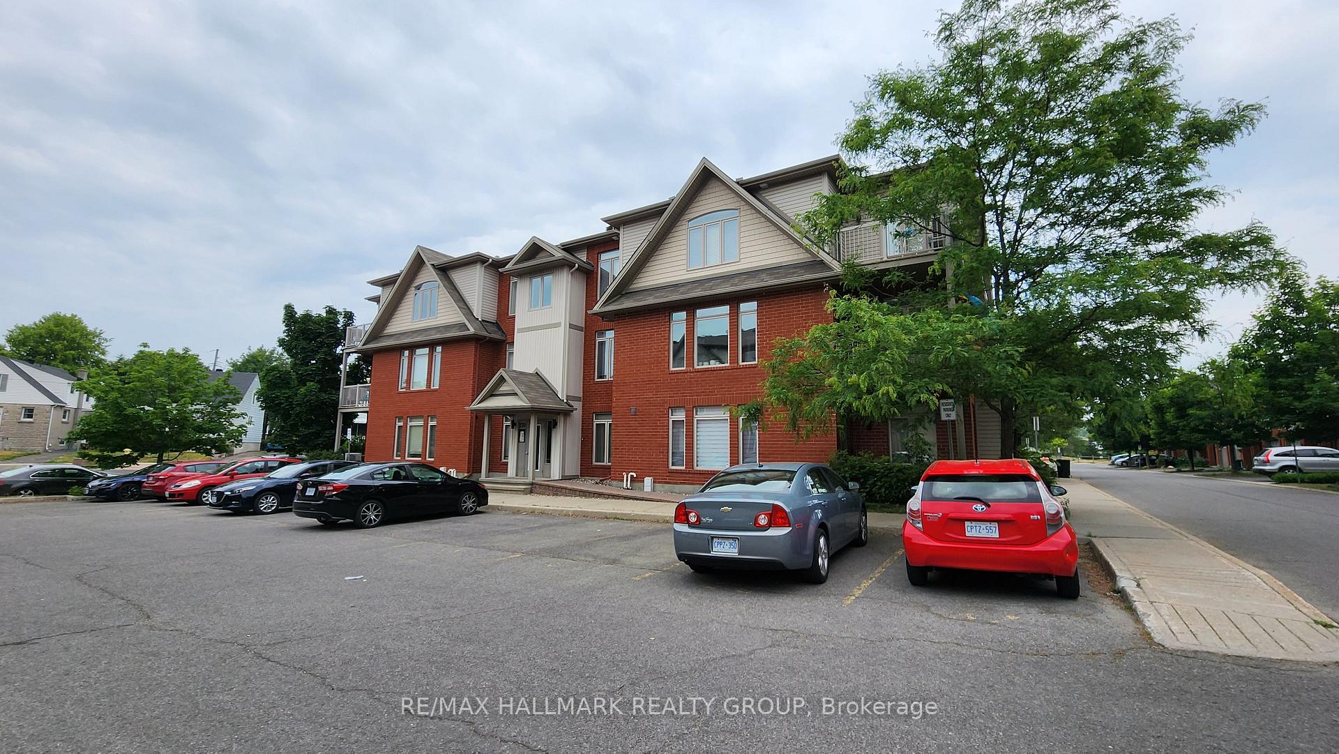 Photo 1 of Unit J, 270 Meilleur Private, Ottawa, Vanier — HOMEH