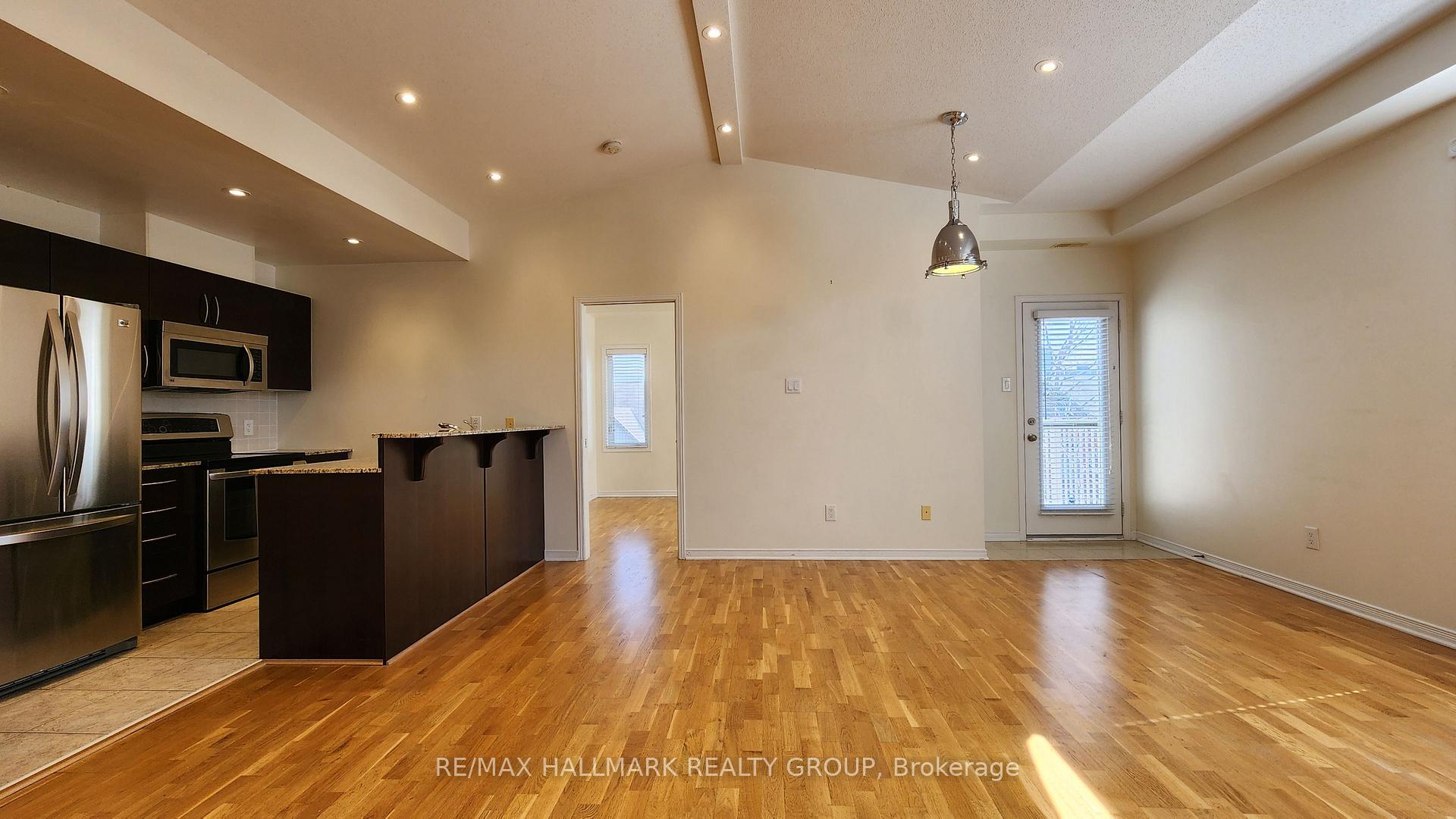 Photo 3 of Unit J, 270 Meilleur Private, Ottawa, Vanier — HOMEH