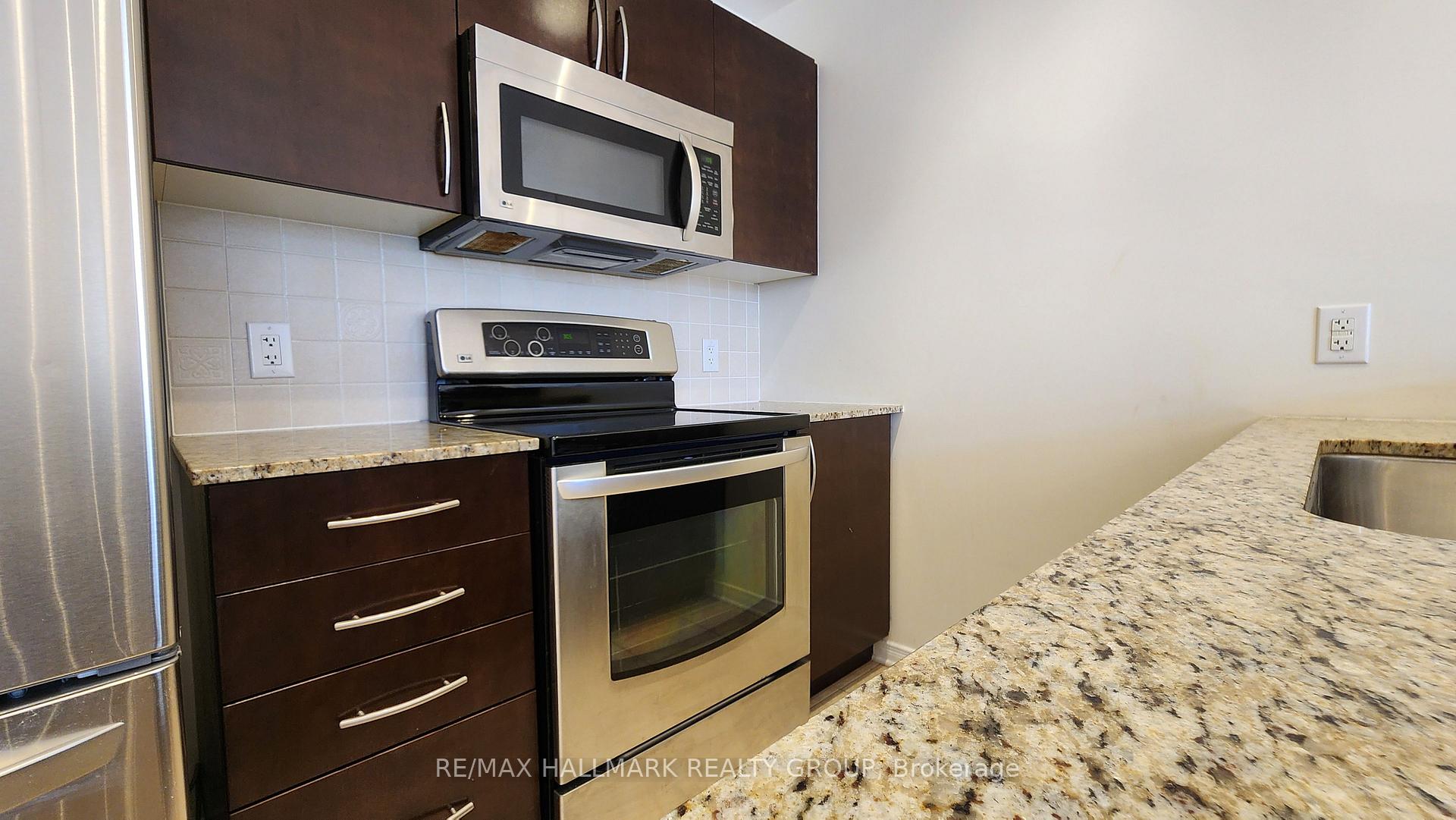 Photo 5 of Unit J, 270 Meilleur Private, Ottawa, Vanier — HOMEH