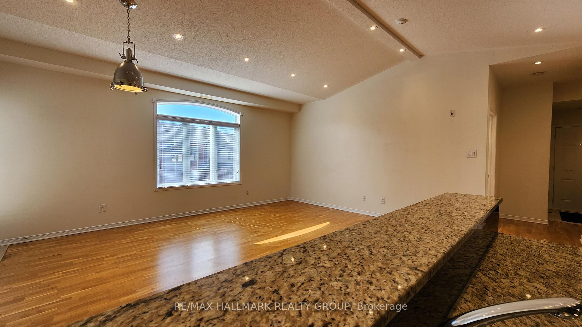 Photo 6 of Unit J, 270 Meilleur Private, Ottawa, Vanier — HOMEH