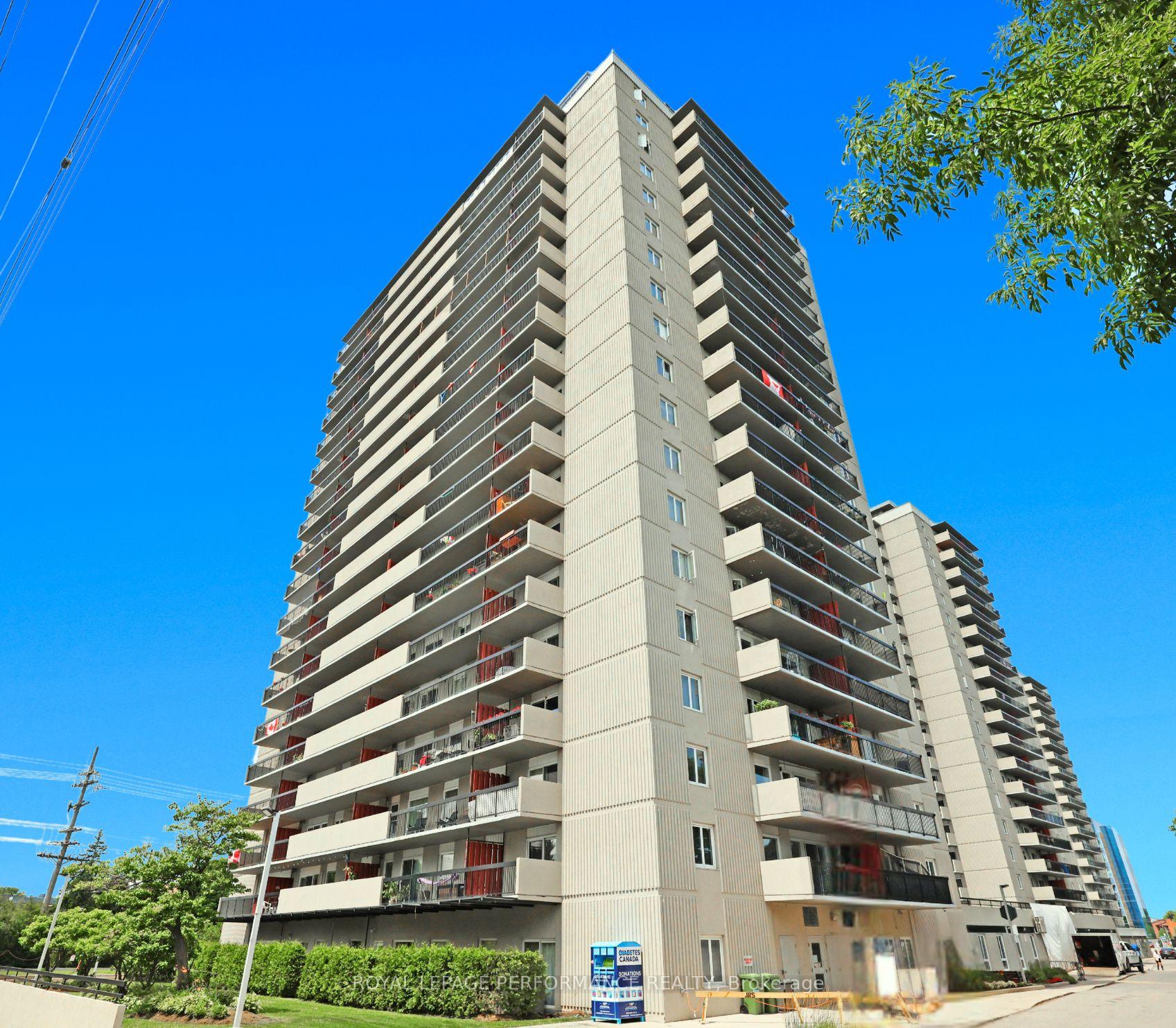 Front of Unit 1805, 158C Mcarthur Avenue