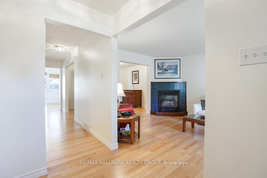 Photo 3 of Unit 2, 1240 Pebble Road, Ottawa, South Keys — HOMEH