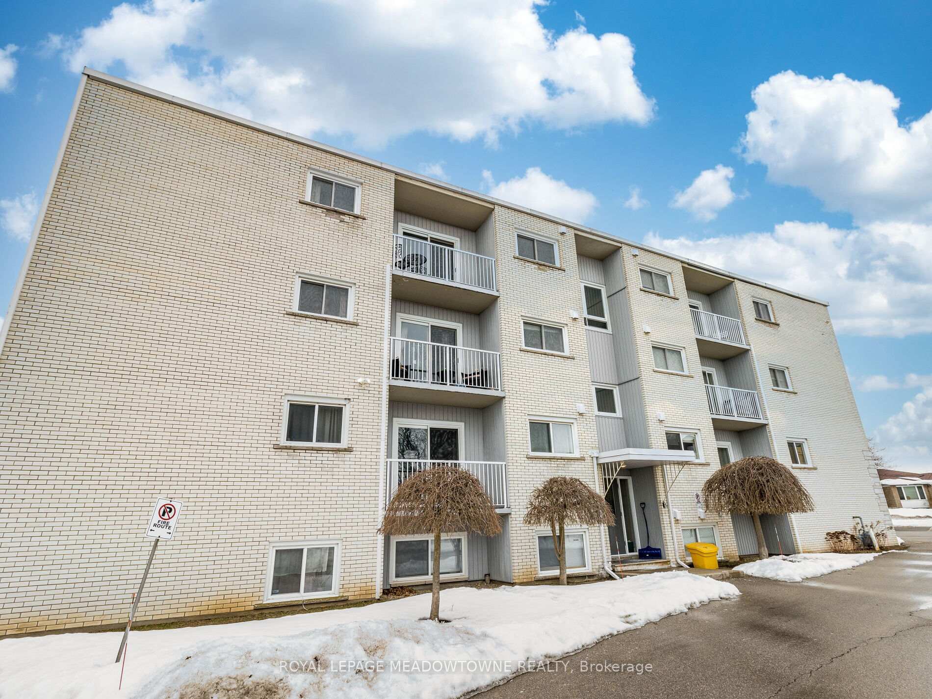 Photo 1 of Unit 13, 37 Conroy Crescent, Guelph, Dovercliffe Park/Old University — HOMEH