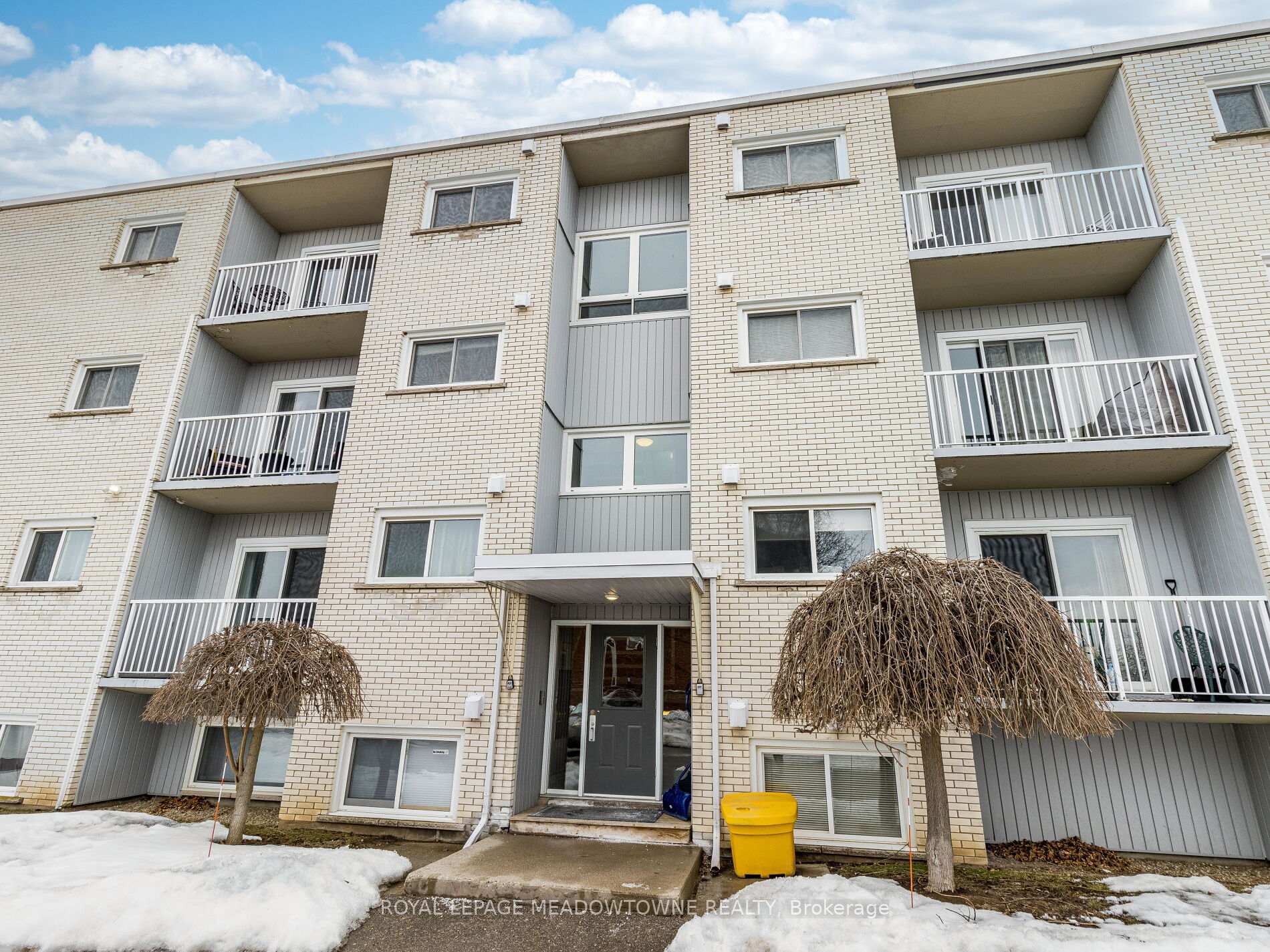 Photo 2 of Unit 13, 37 Conroy Crescent, Guelph, Dovercliffe Park/Old University — HOMEH