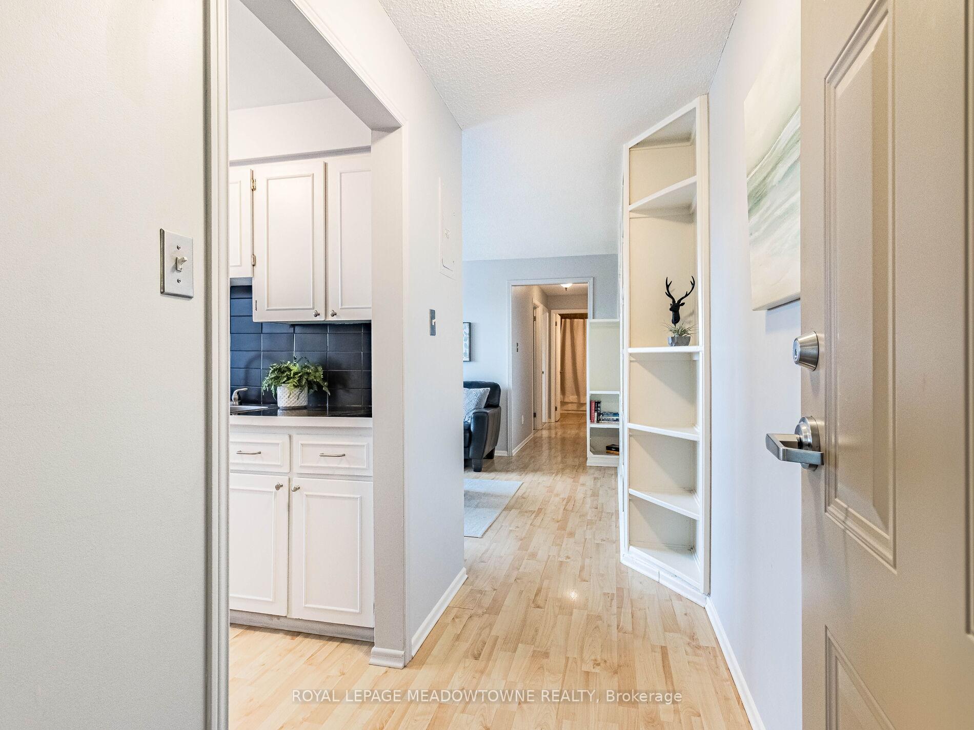 Photo 8 of Unit 13, 37 Conroy Crescent, Guelph, Dovercliffe Park/Old University — HOMEH