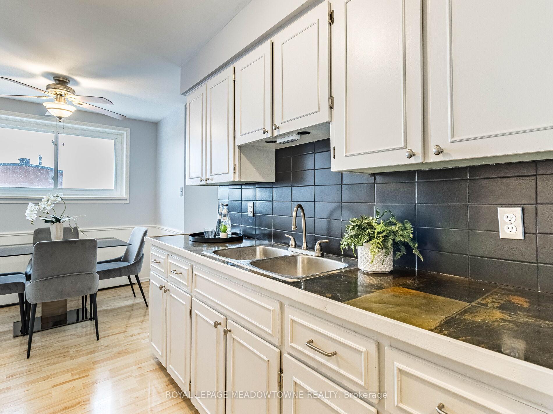 Photo 11 of Unit 13, 37 Conroy Crescent, Guelph, Dovercliffe Park/Old University — HOMEH