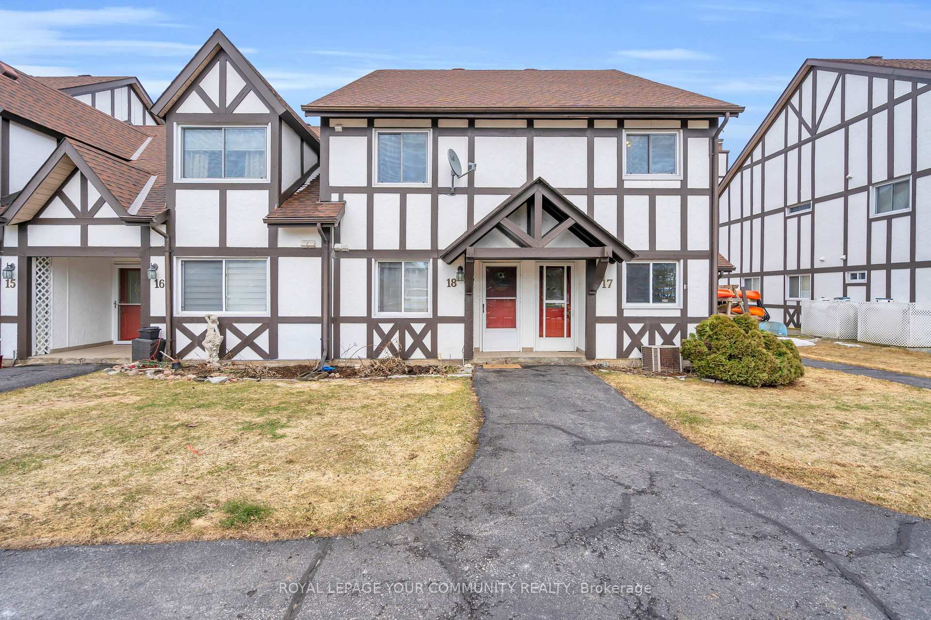 Front of Unit 18, 31 Laguna Parkway