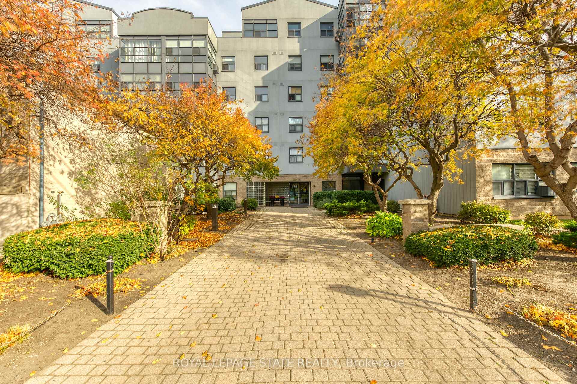 Photo 3 of Unit 505, 175 Hunter Street E, Hamilton, Corktown — HOMEH
