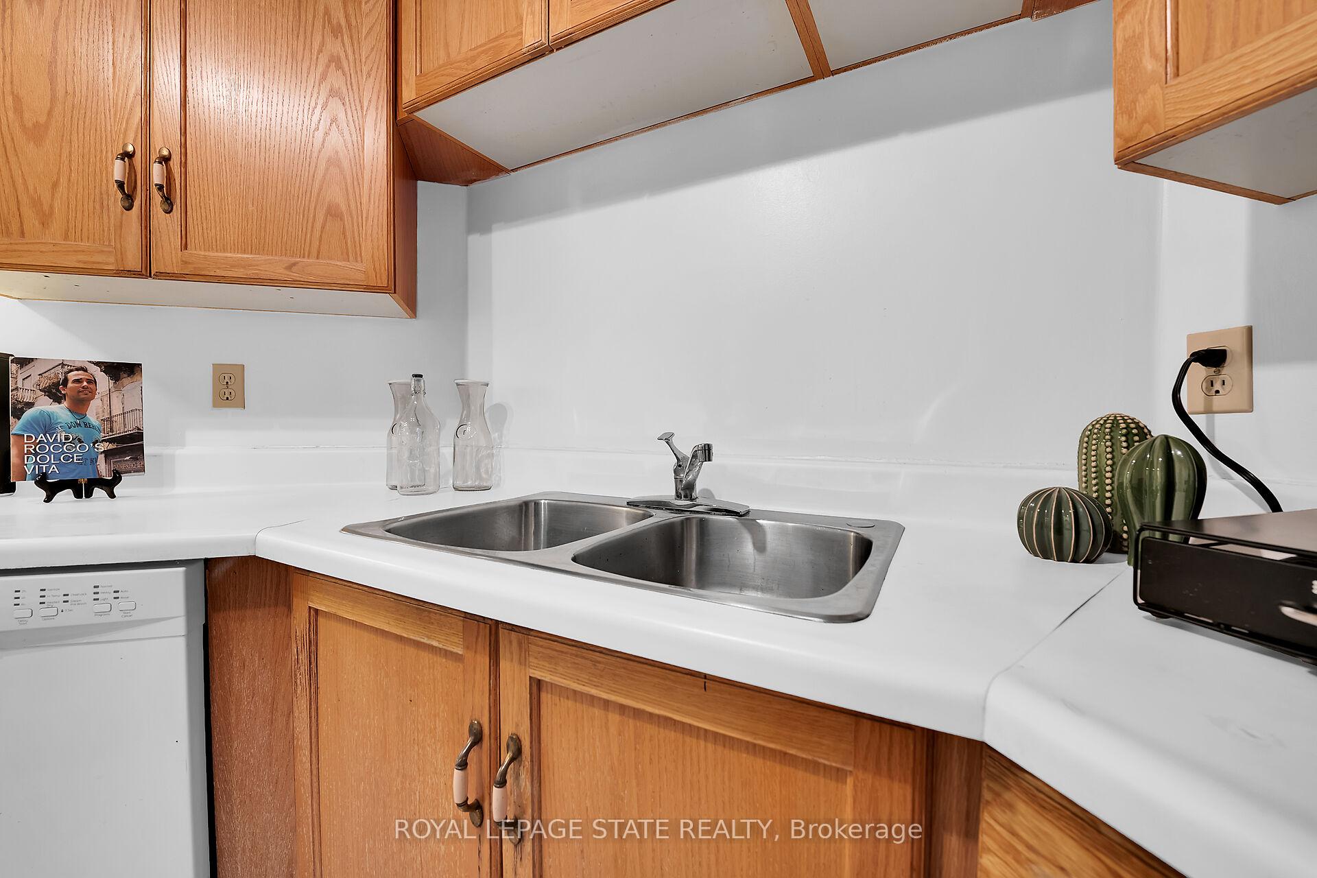 Photo 15 of Unit 505, 175 Hunter Street E, Hamilton, Corktown — HOMEH