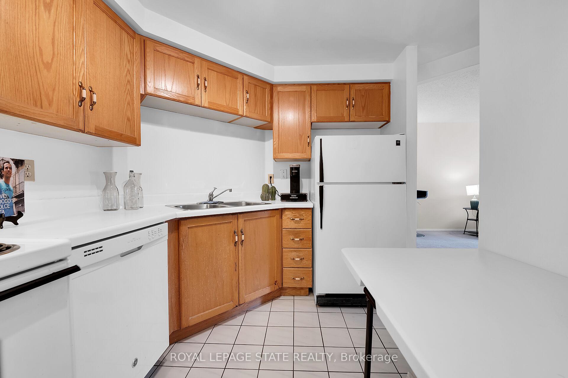 Photo 16 of Unit 505, 175 Hunter Street E, Hamilton, Corktown — HOMEH