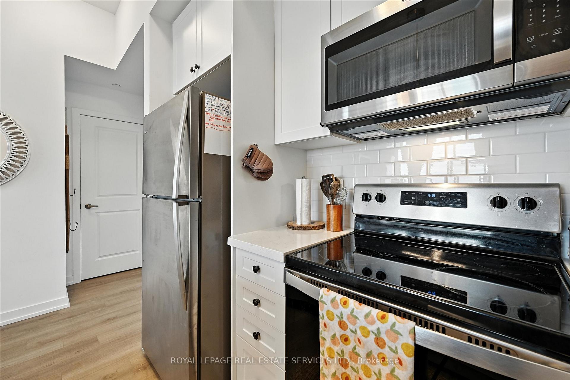 Photo 8 of Unit 1204, 460 Dundas Street E, Hamilton, Waterdown — HOMEH
